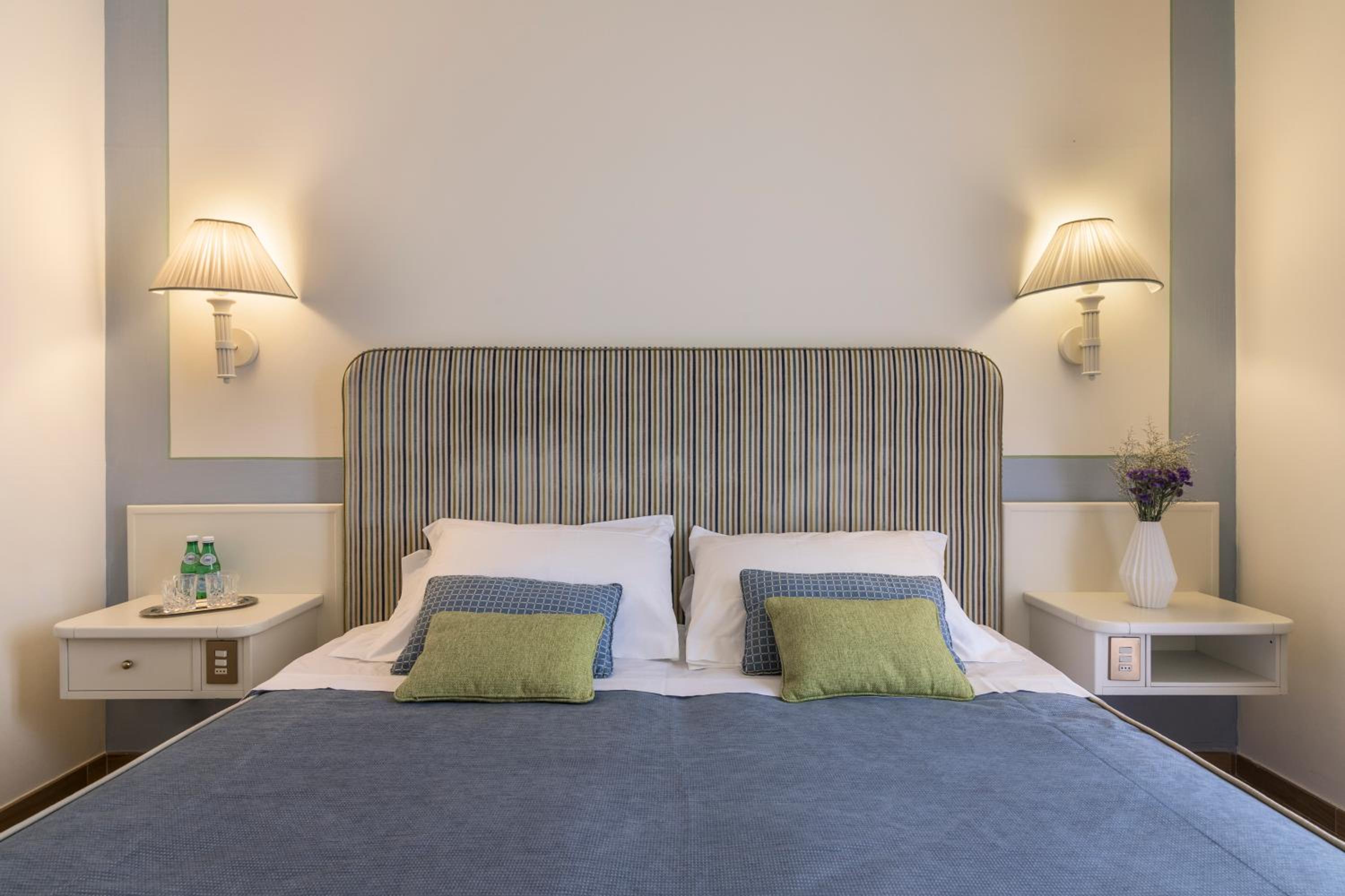Superior Double Room with View - Photo 6