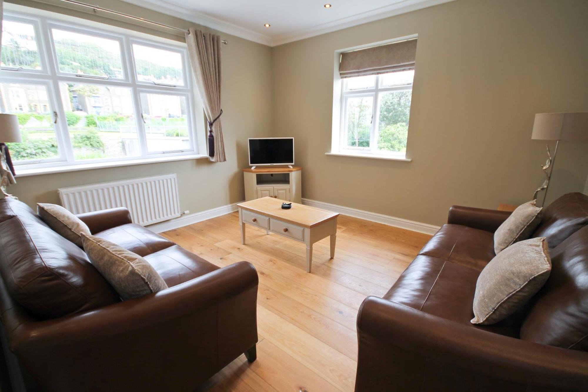 Three-Bedroom Apartment - Photo 23