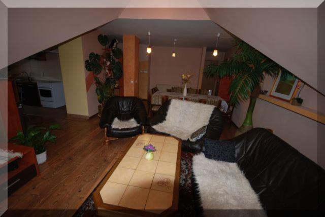 Three-Bedroom Apartment photo 2