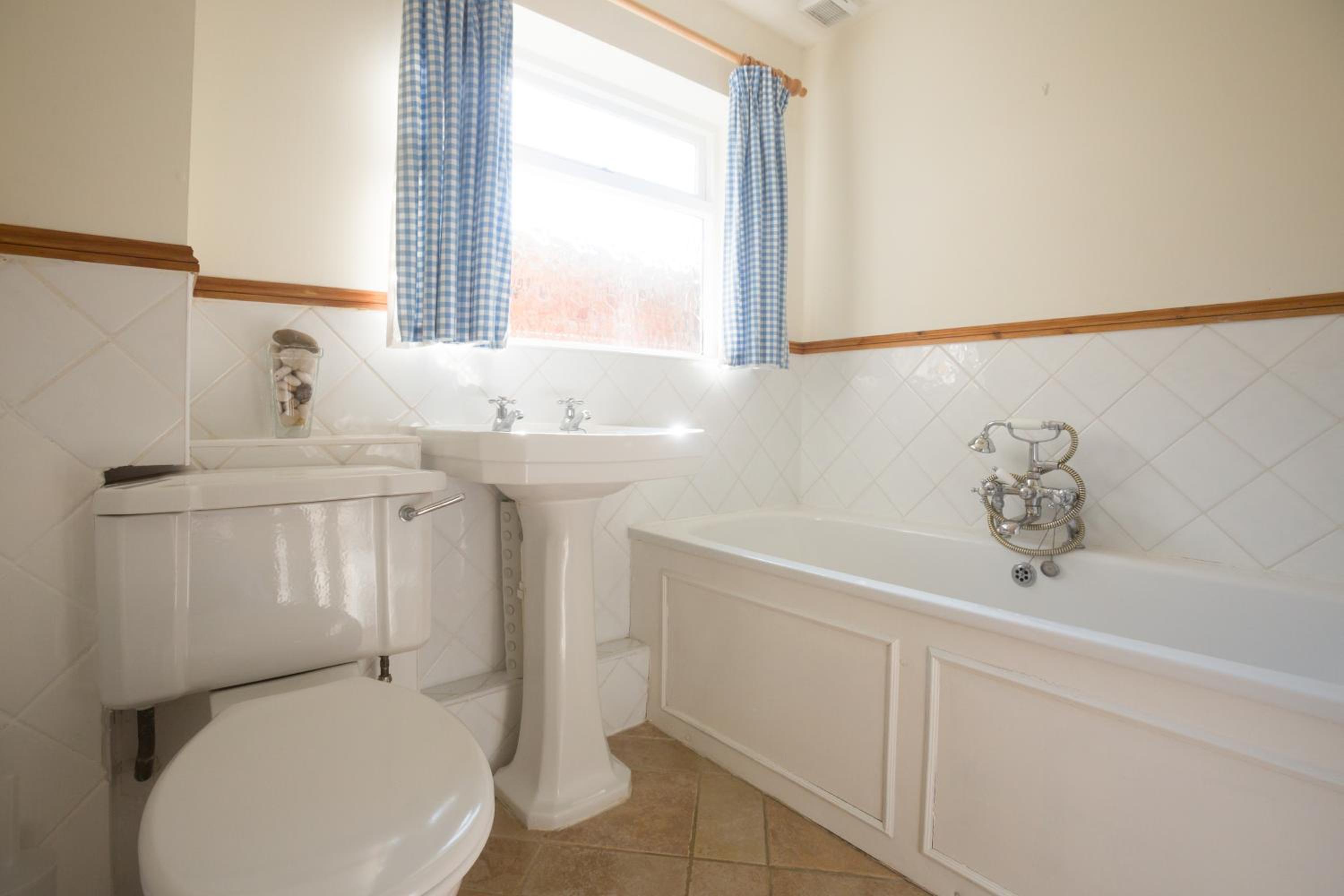 Three-Bedroom House photo 2