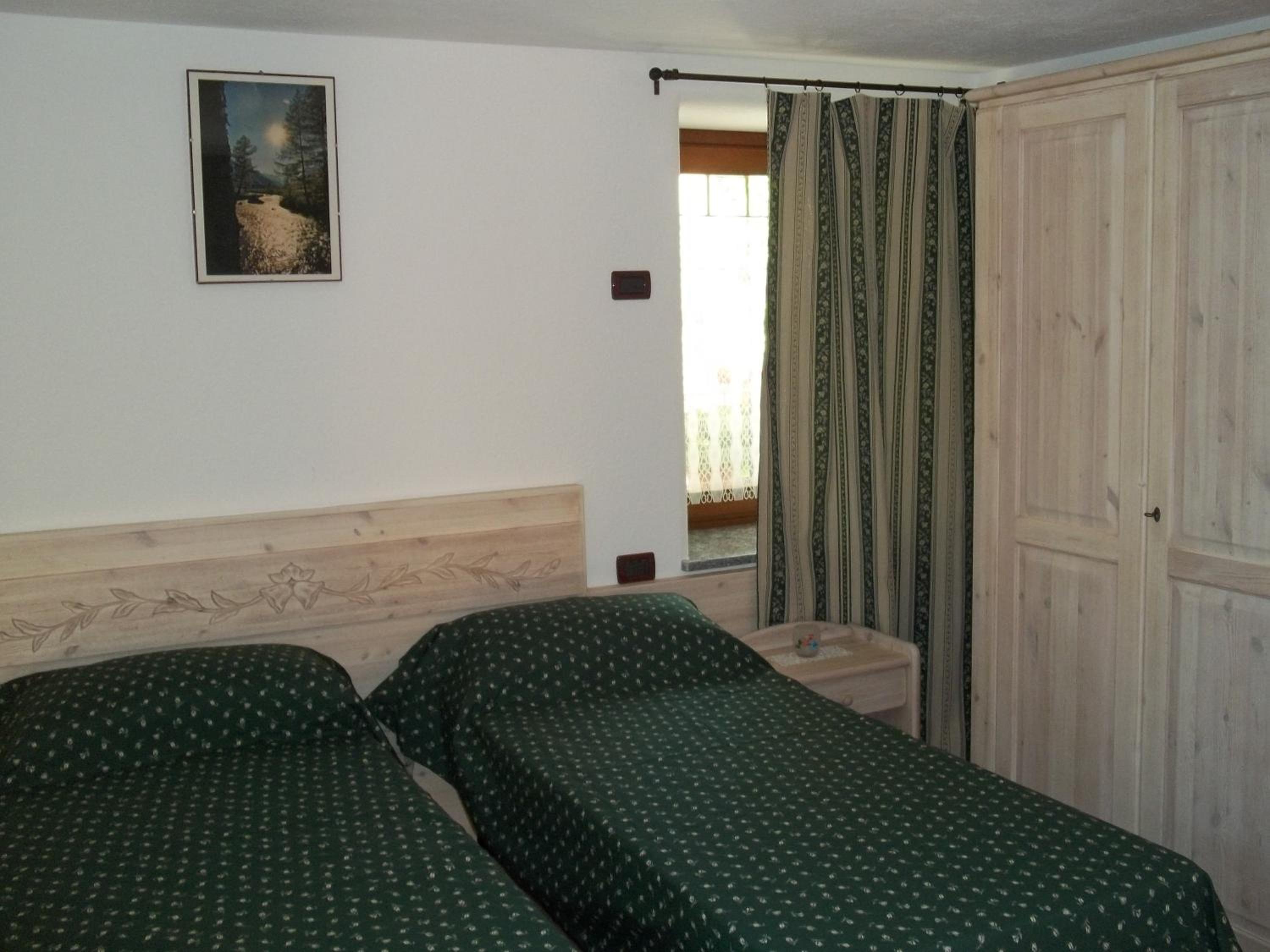 Two Connecting Double Rooms - Photo 1