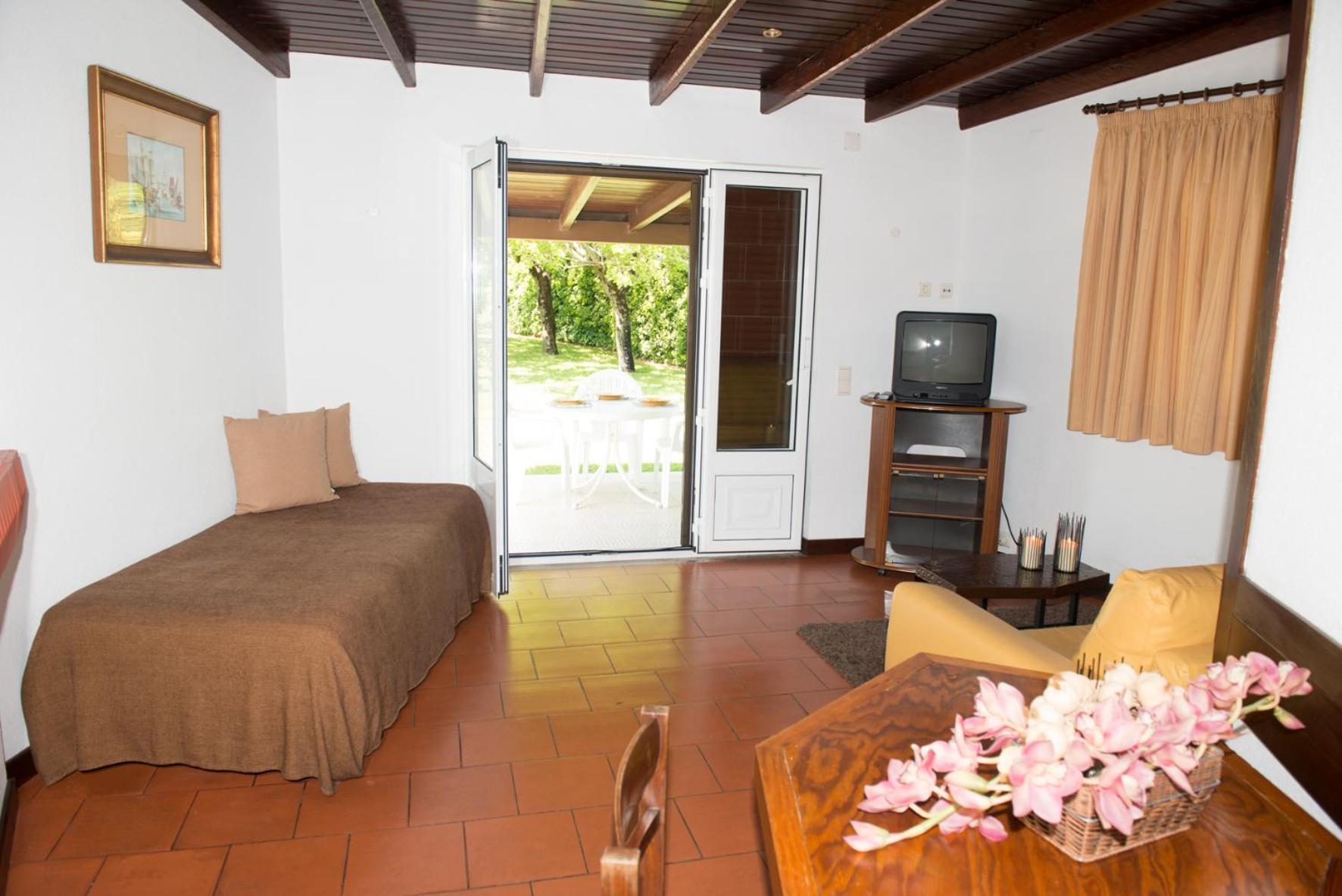 One-Bedroom Apartment (2 Adults + 2 Children) photo 2