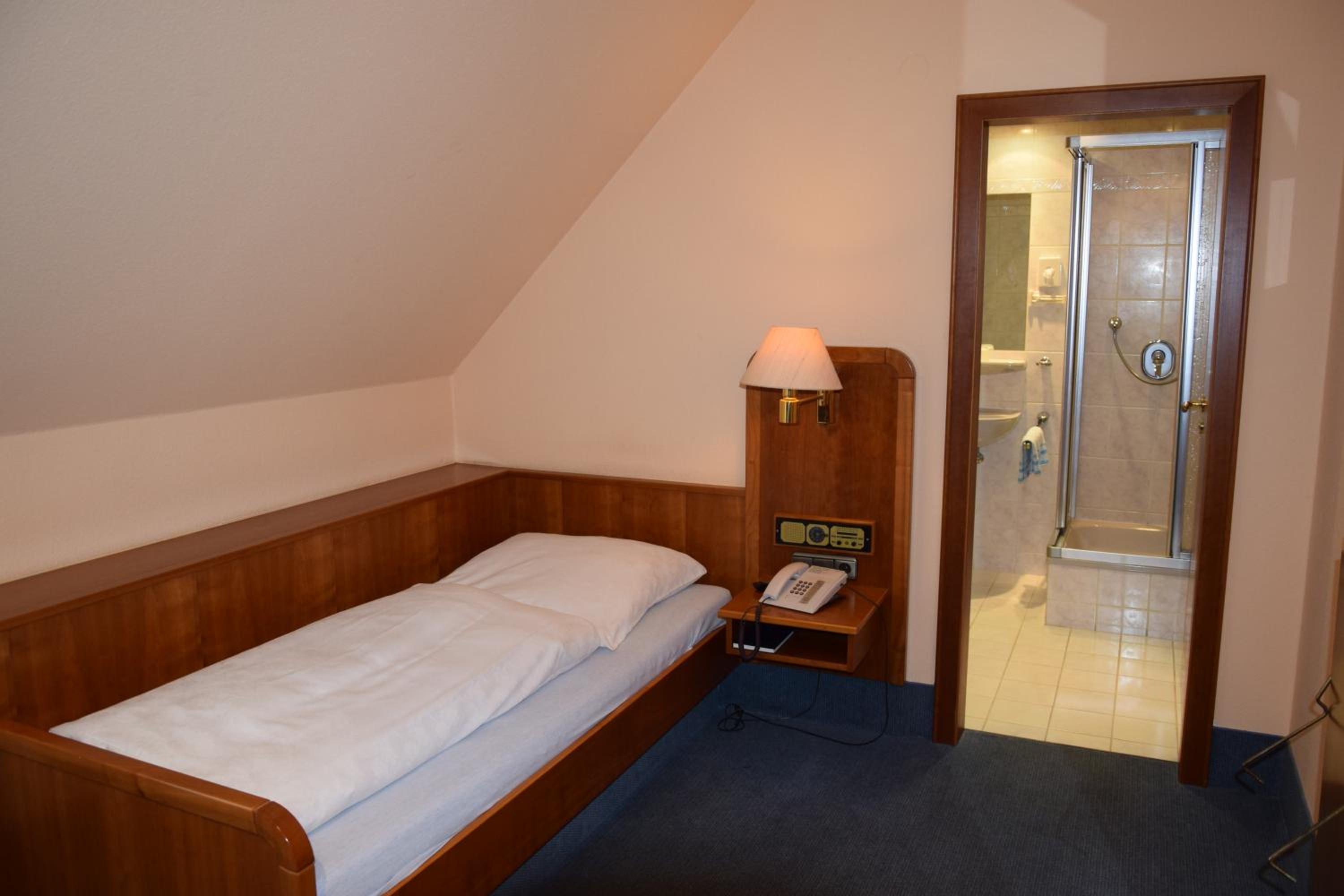 Single Room photo 2