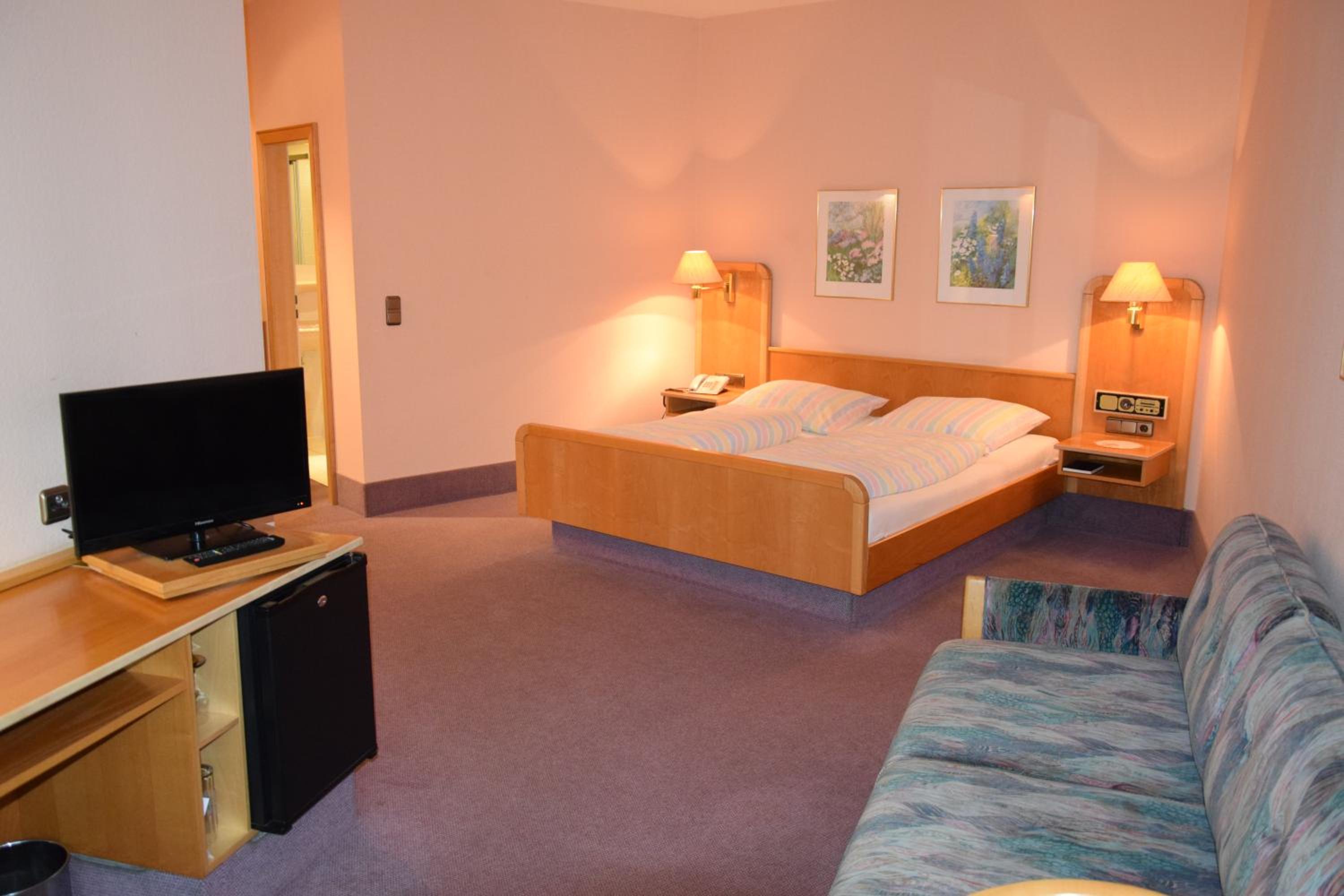 Basic Triple Room photo 2
