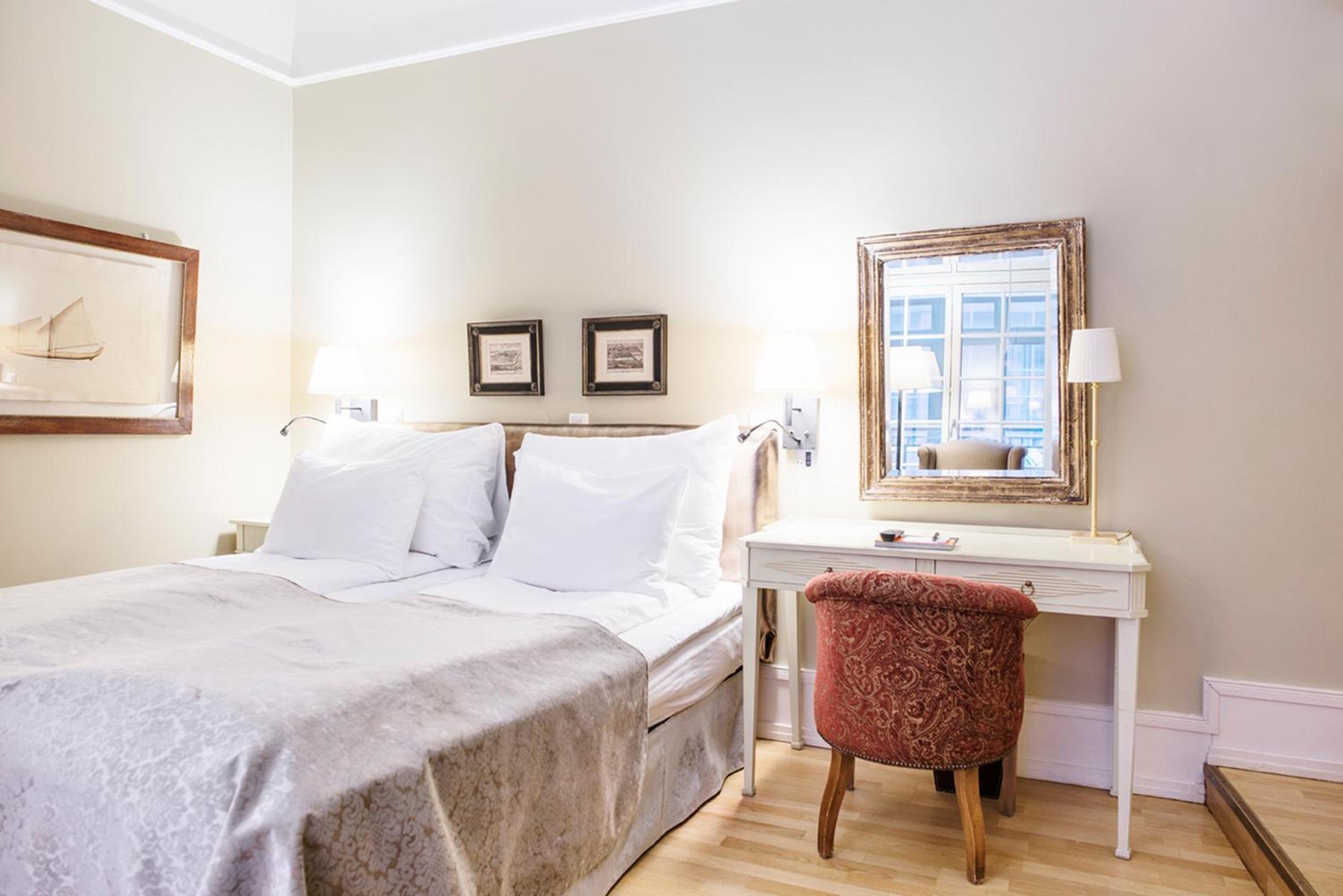 Deluxe Double Room - Photo 10