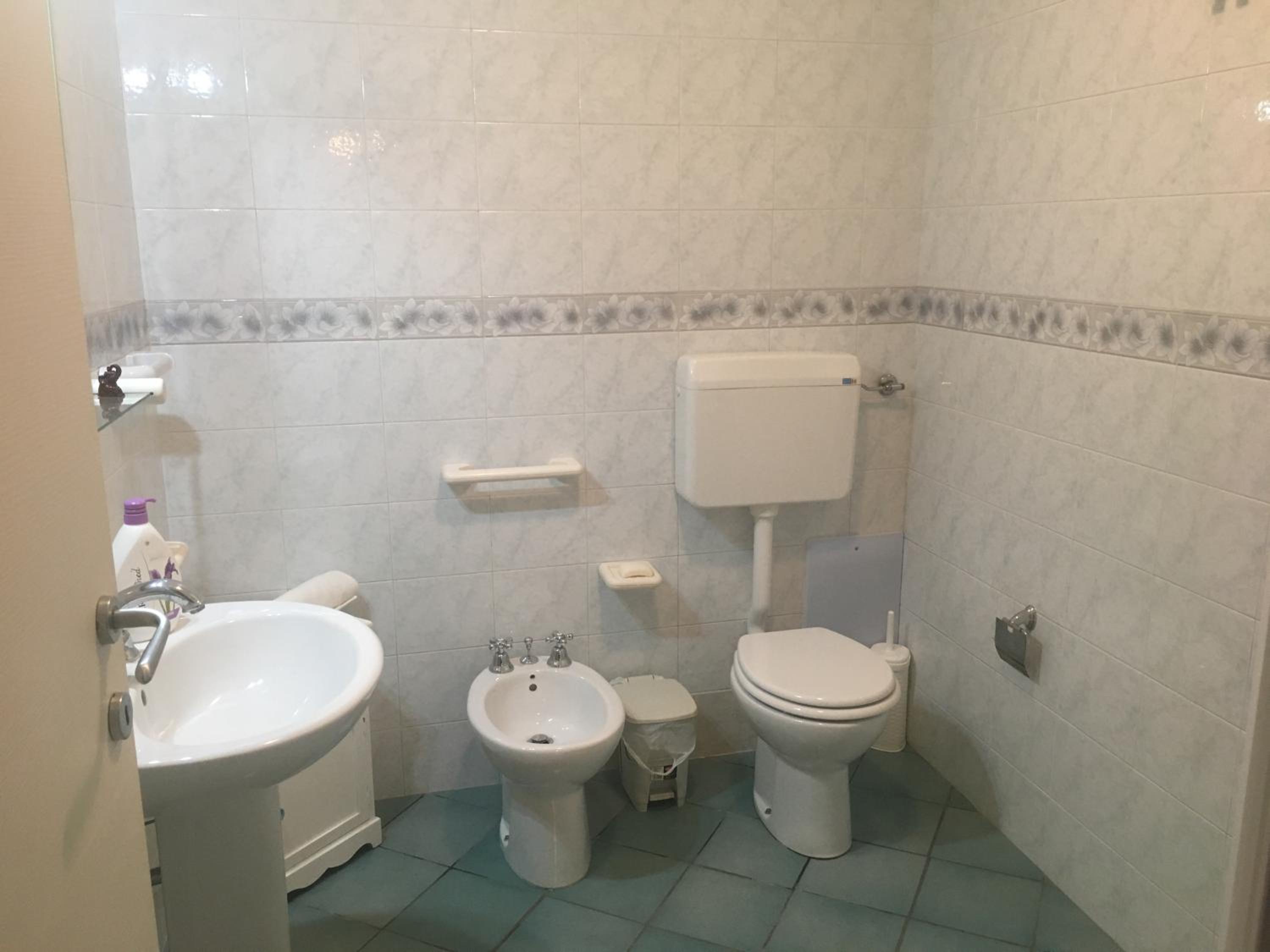 Apartment photo 2