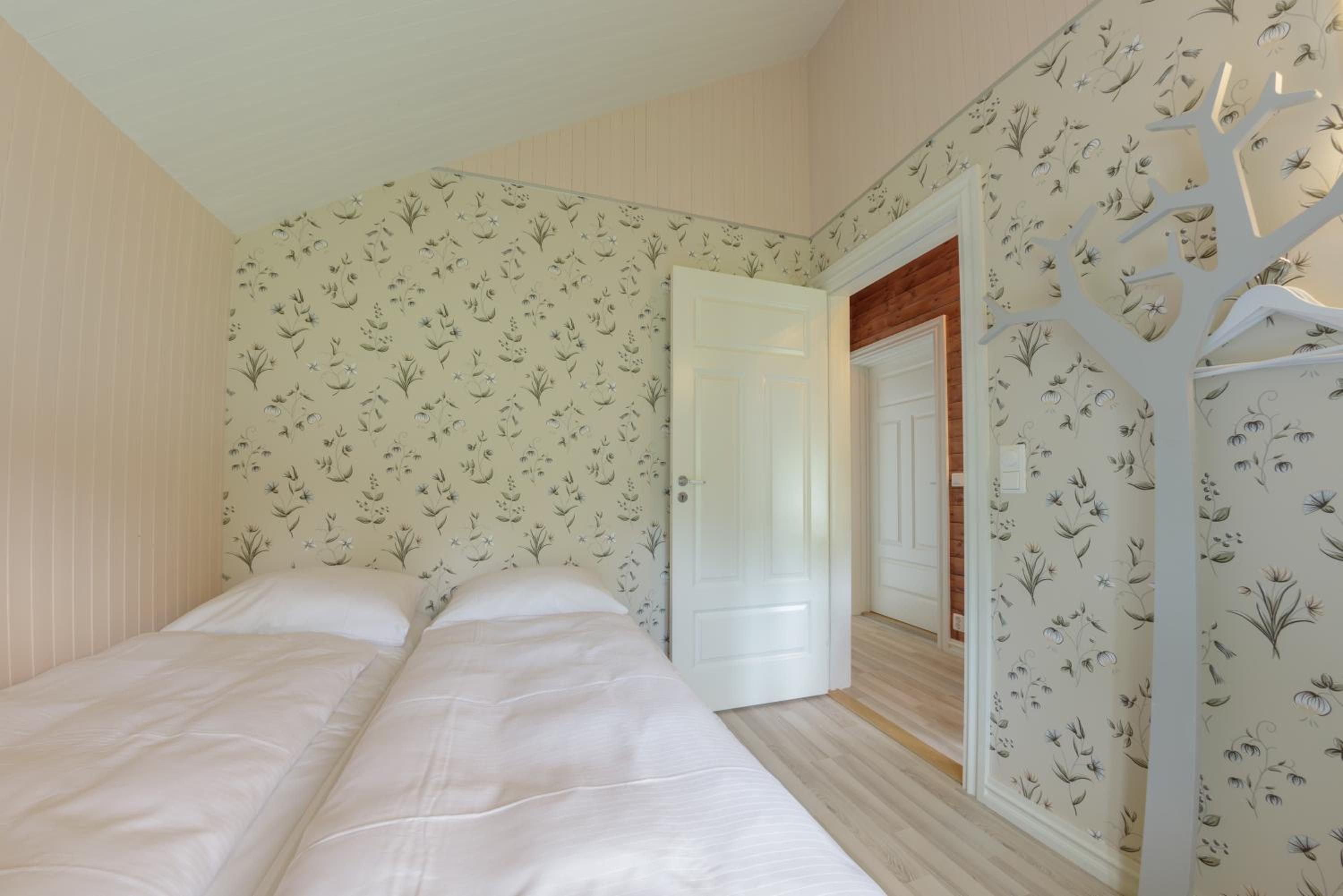 Three-Bedroom Apartment - Photo 15