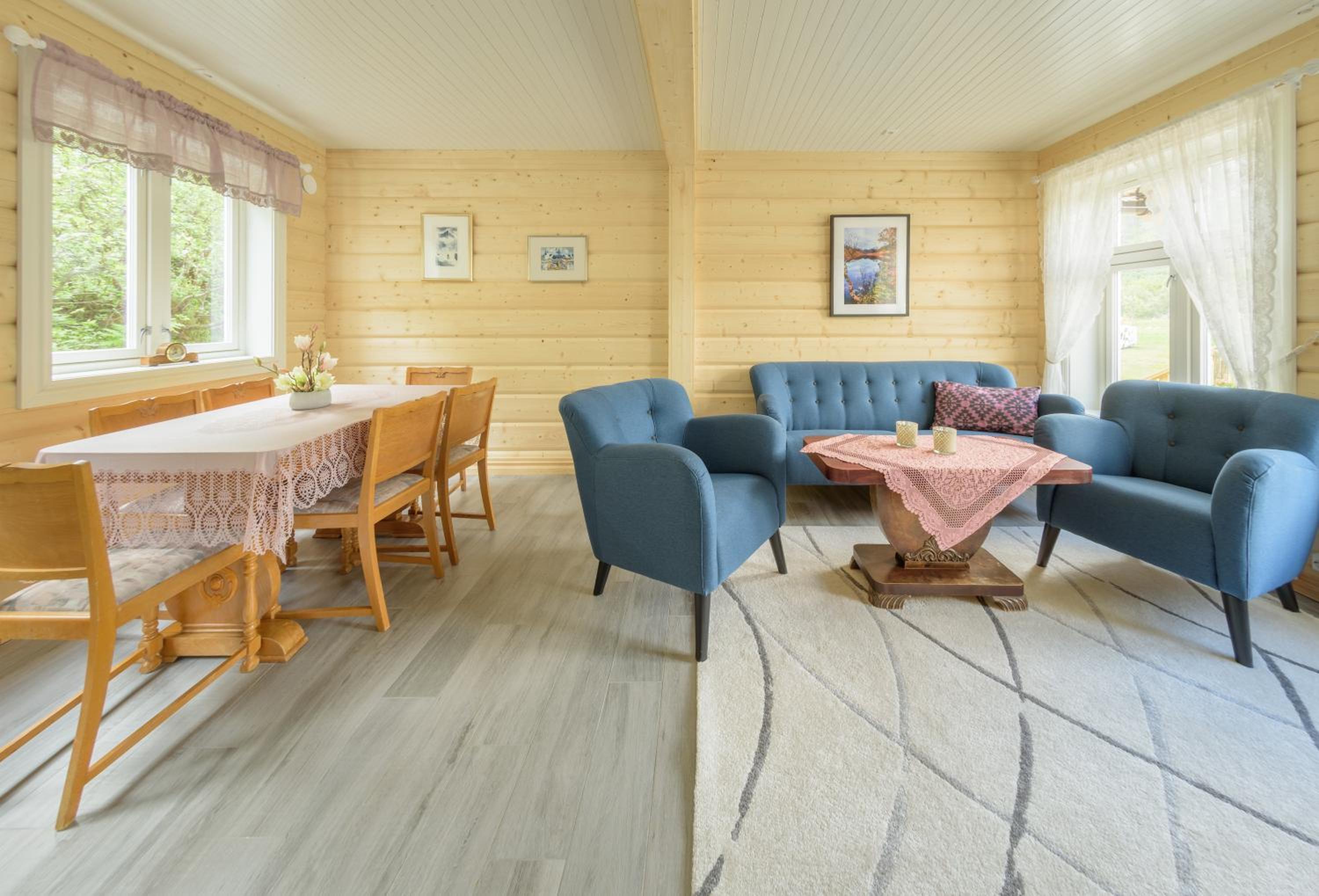 Three-Bedroom Apartment - Photo 2