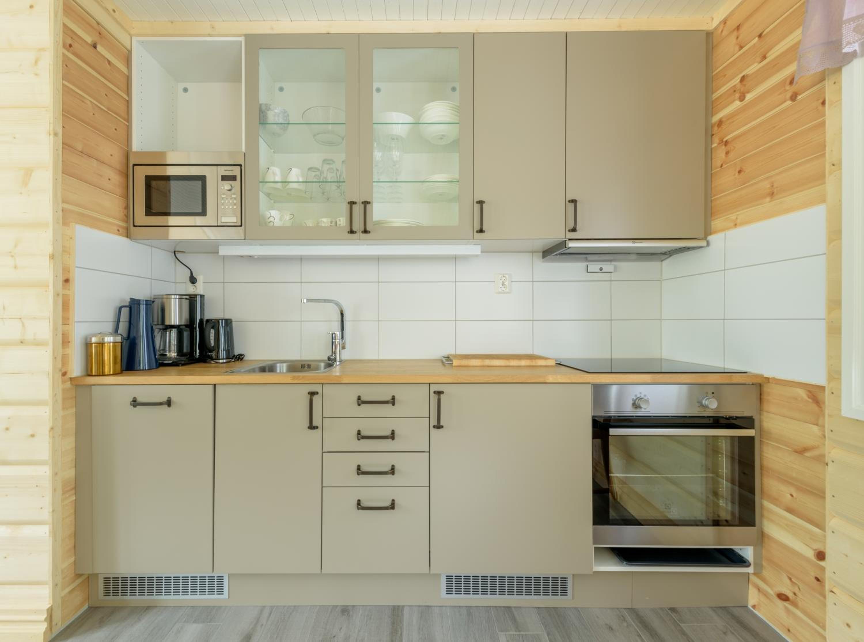 Three-Bedroom Apartment - Photo 12