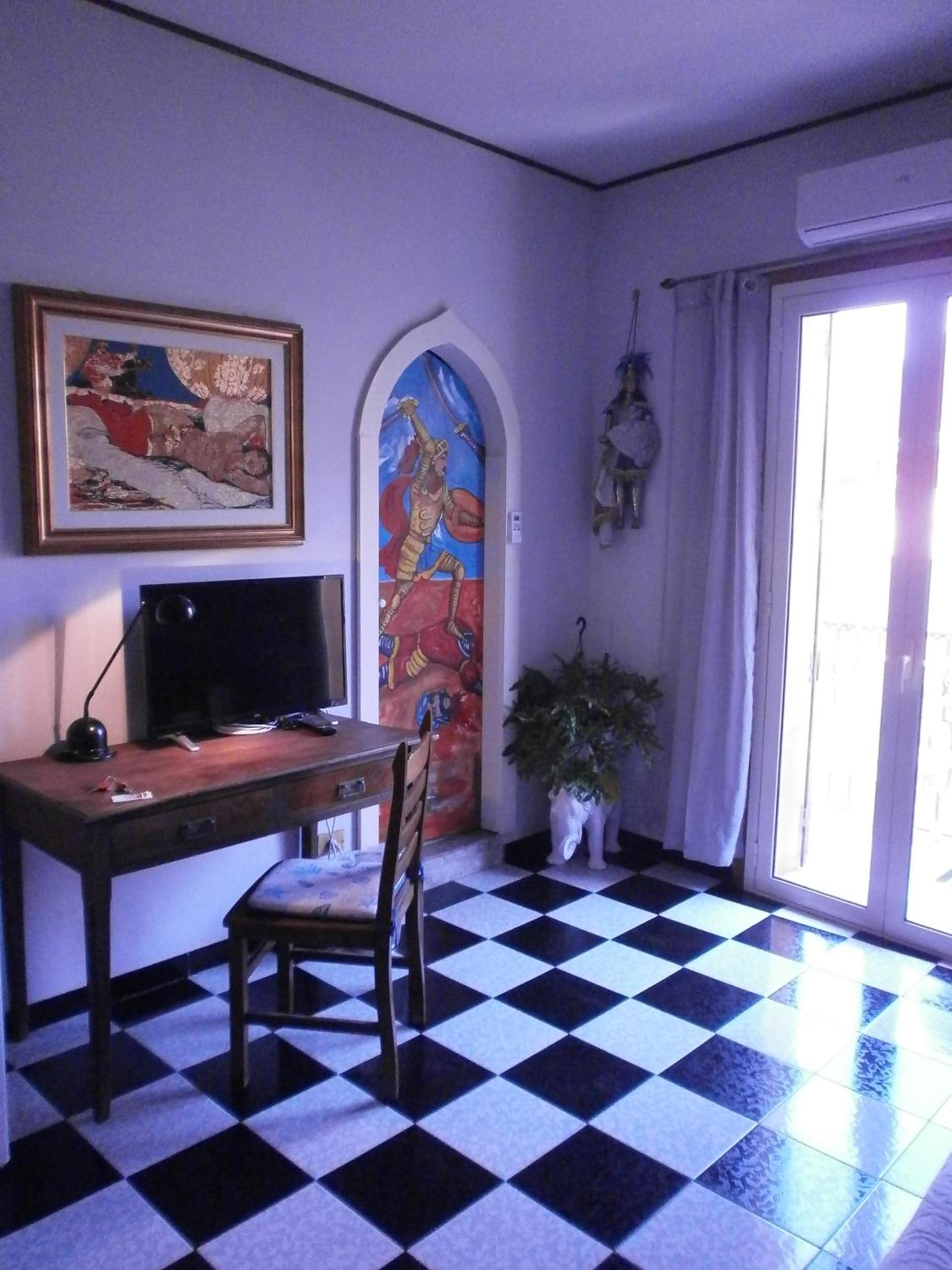 Double Room with Balcony (3 Adults) - Photo 1