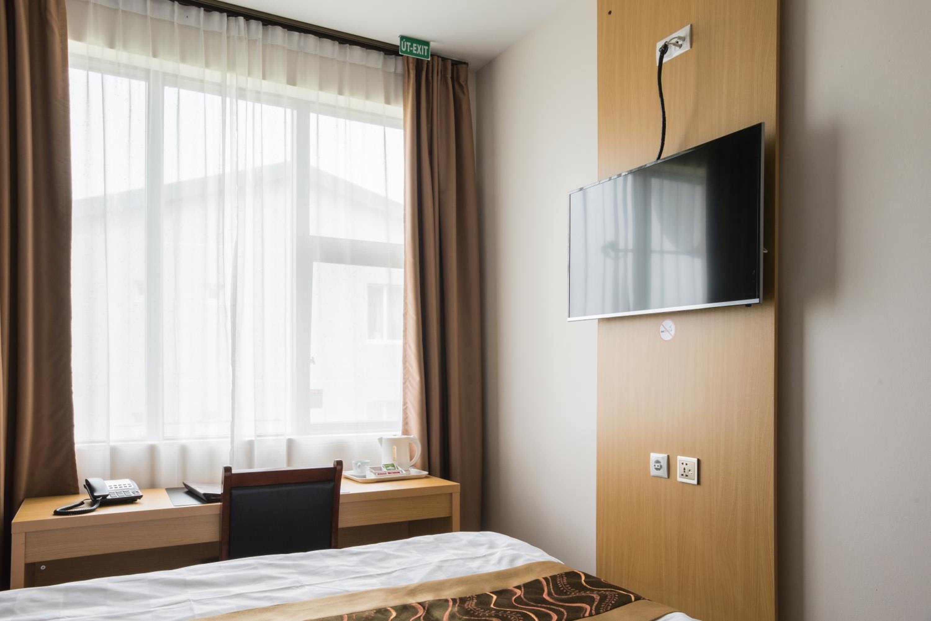 Single Room With Bathroom