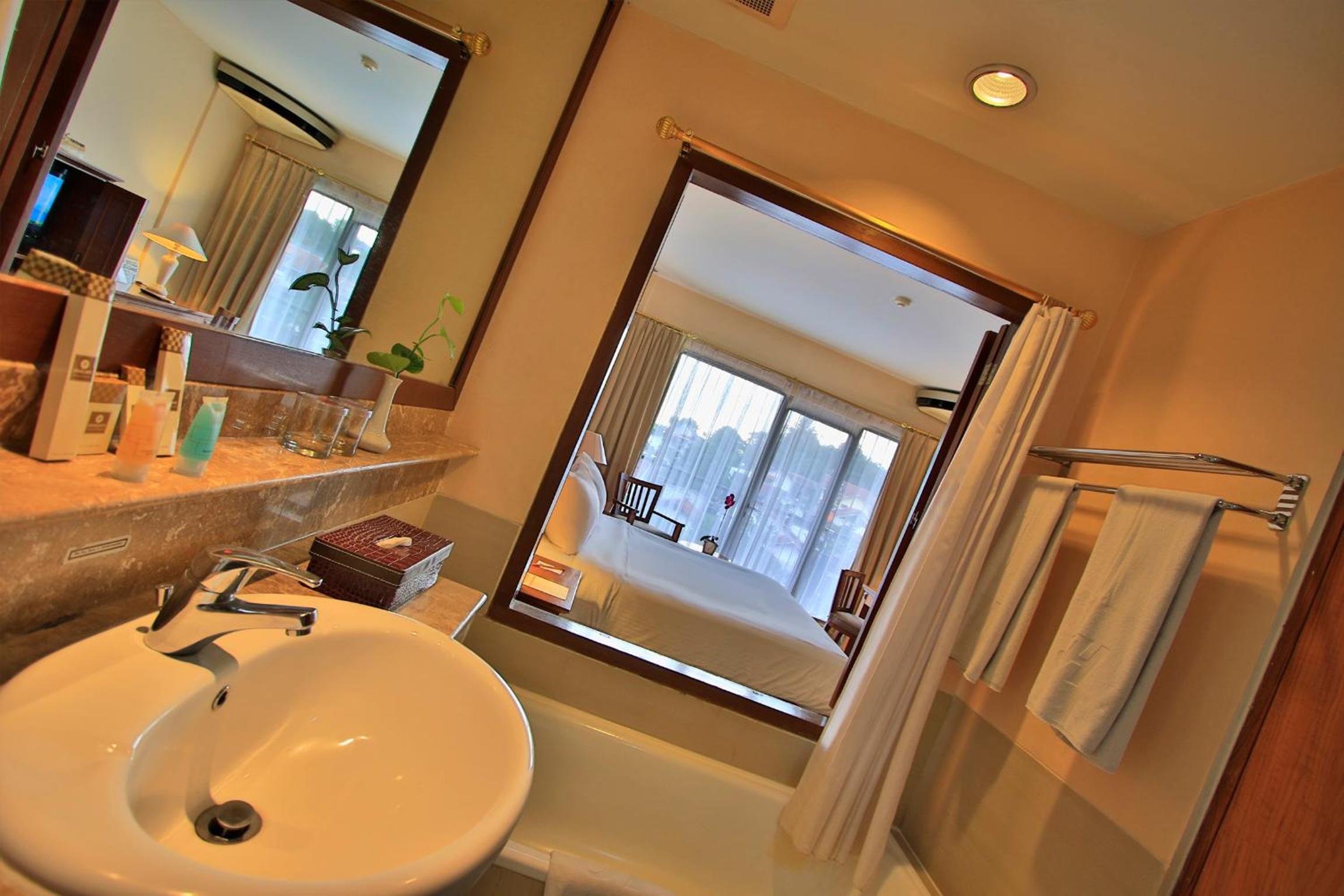 Boutique Room - Photo 3
