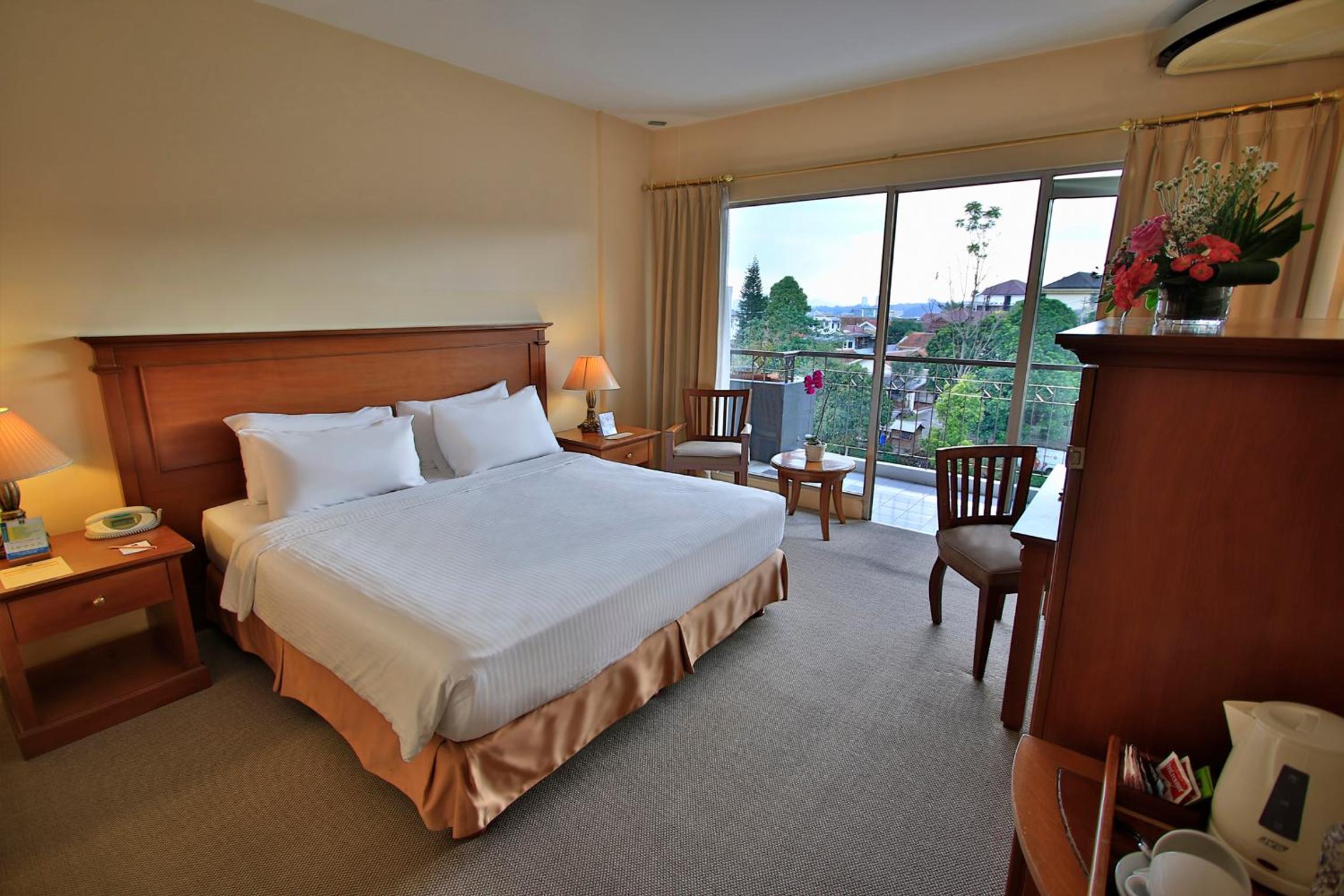 Boutique Room - Photo 5