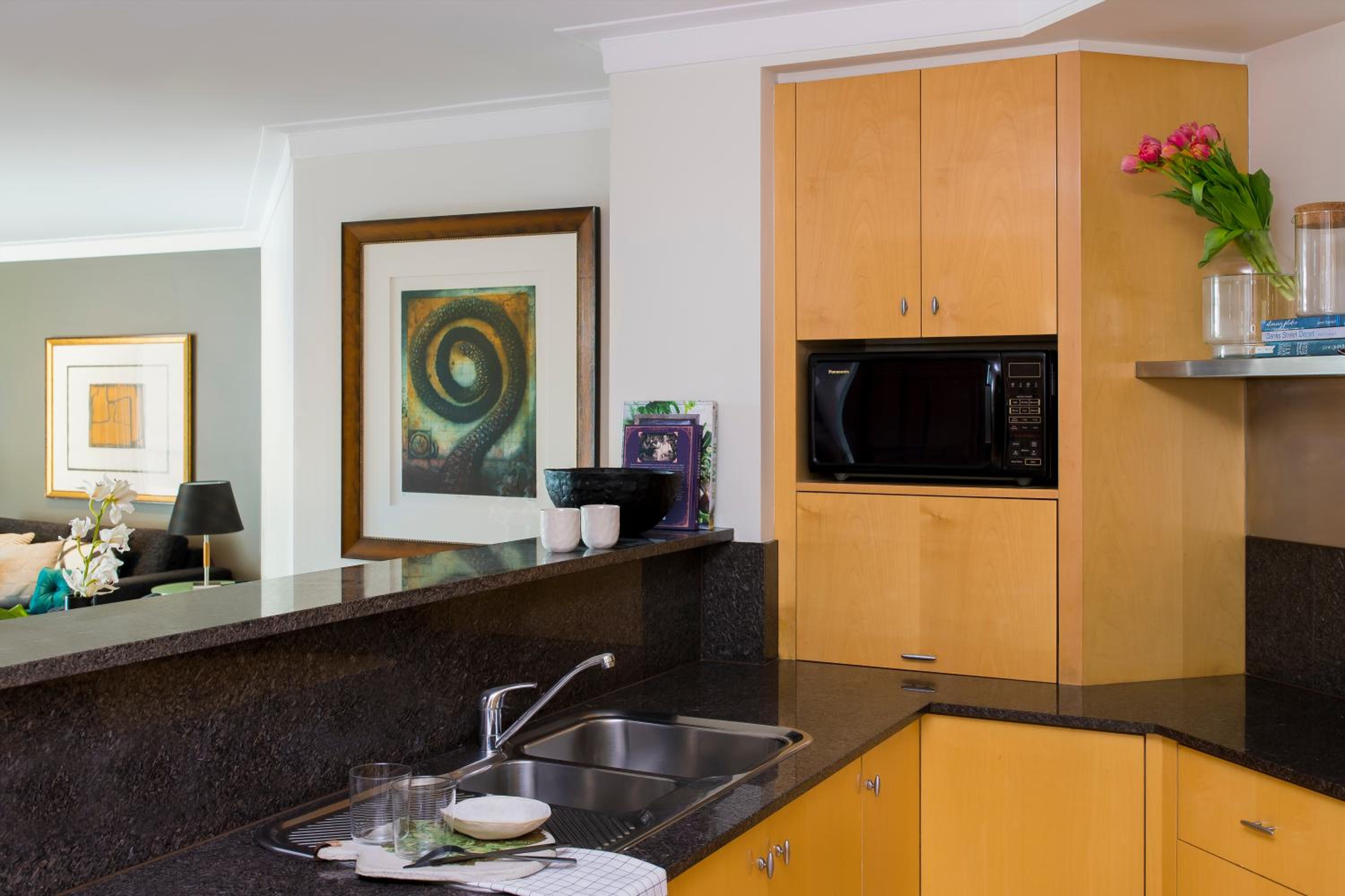 Two-Bedroom Apartment with Harbor View thumbnail 5