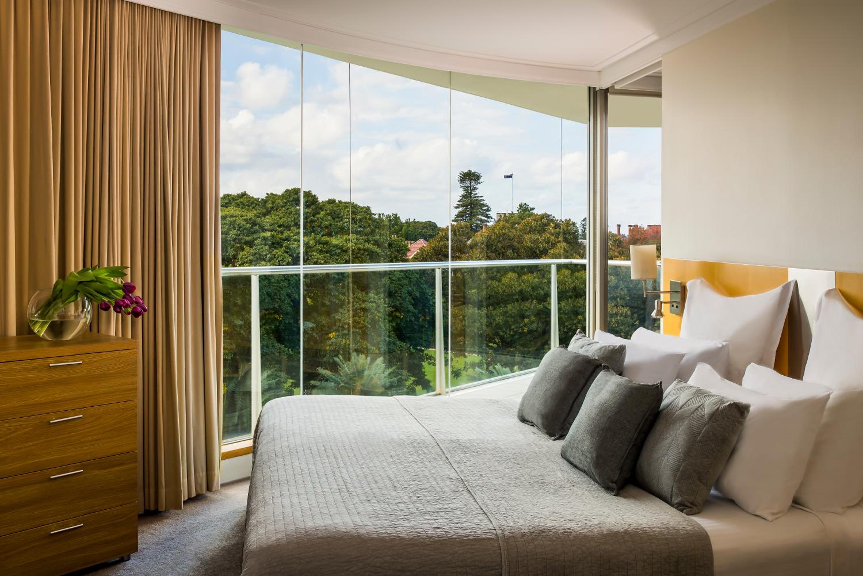One-Bedroom Apartment with Garden View - Non-refurbished