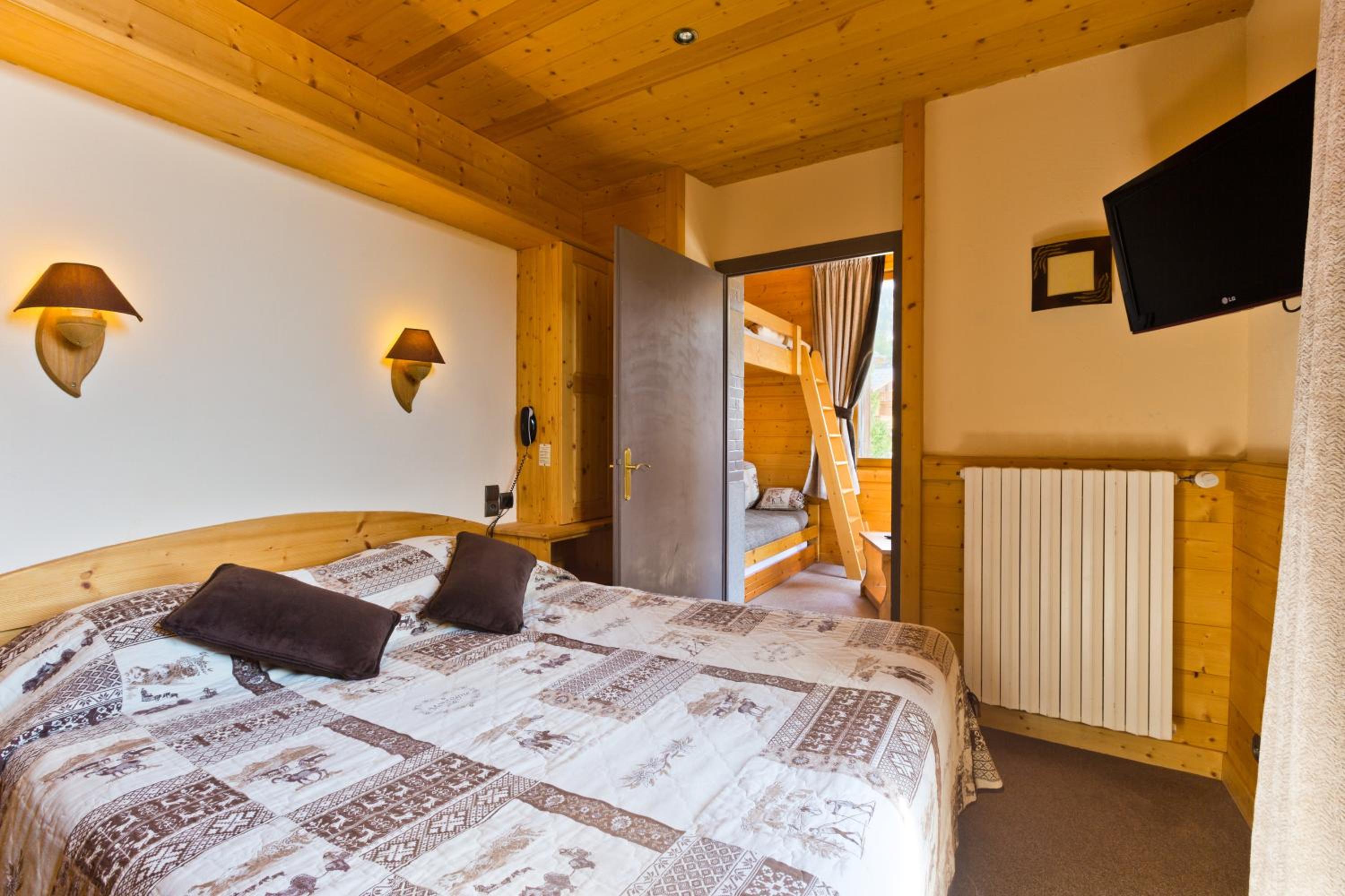 Quadruple Room - Photo 6