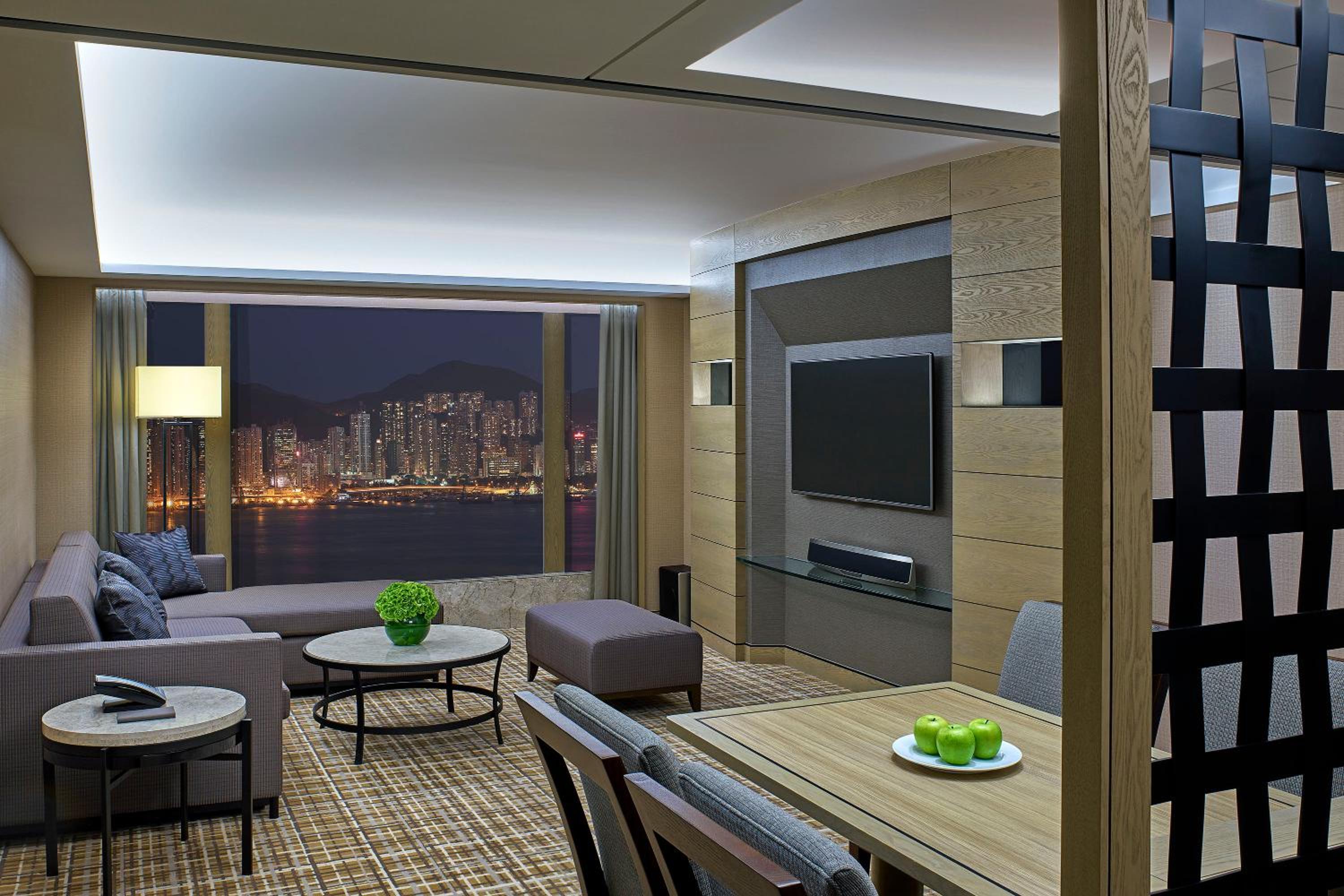Deluxe Harbor View Suite with Executive Lounge Access