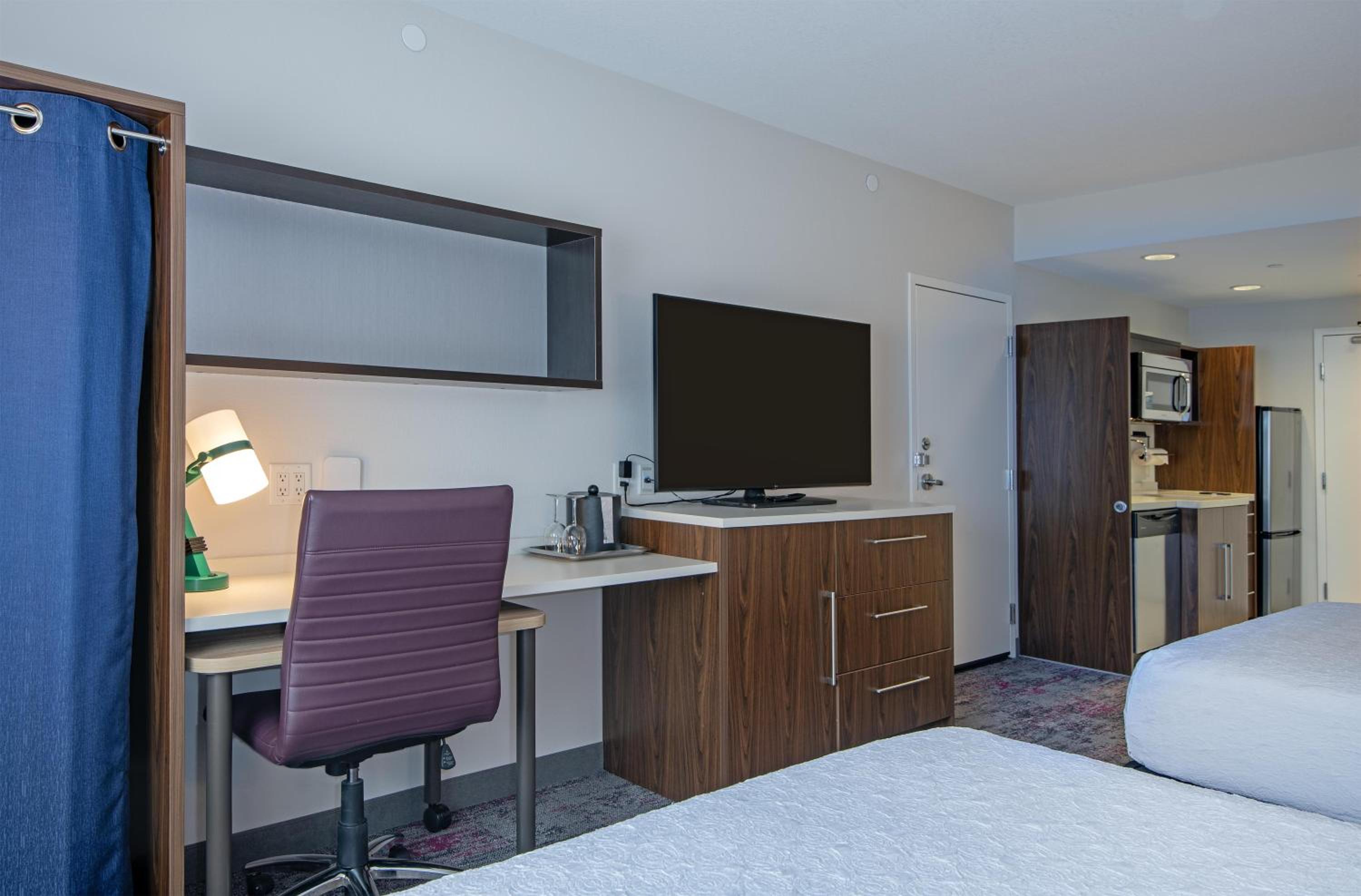 Queen Studio with Two Queen Beds - Non-Smoking