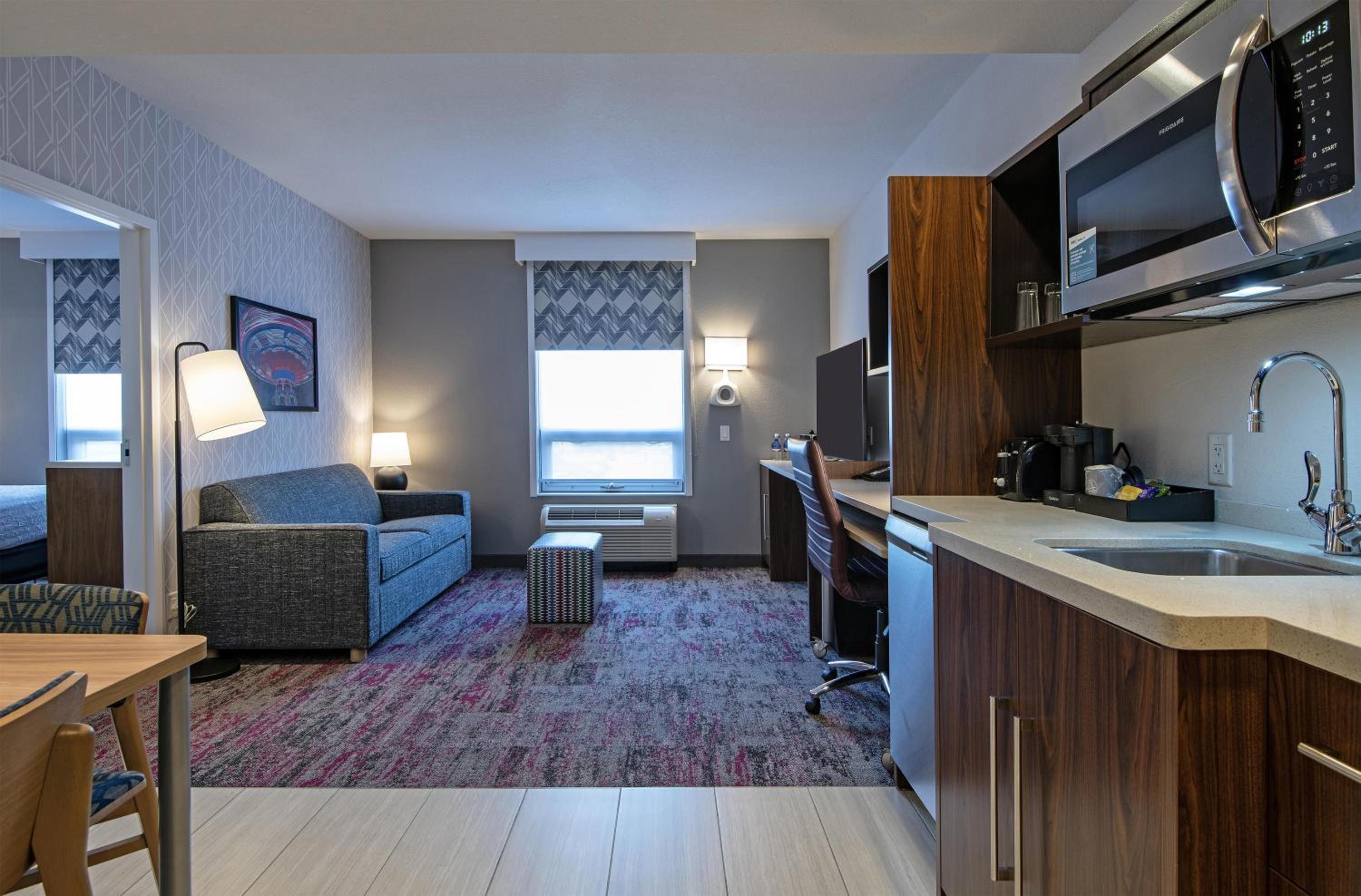 Queen Studio with Two Queen Beds - Non-Smoking