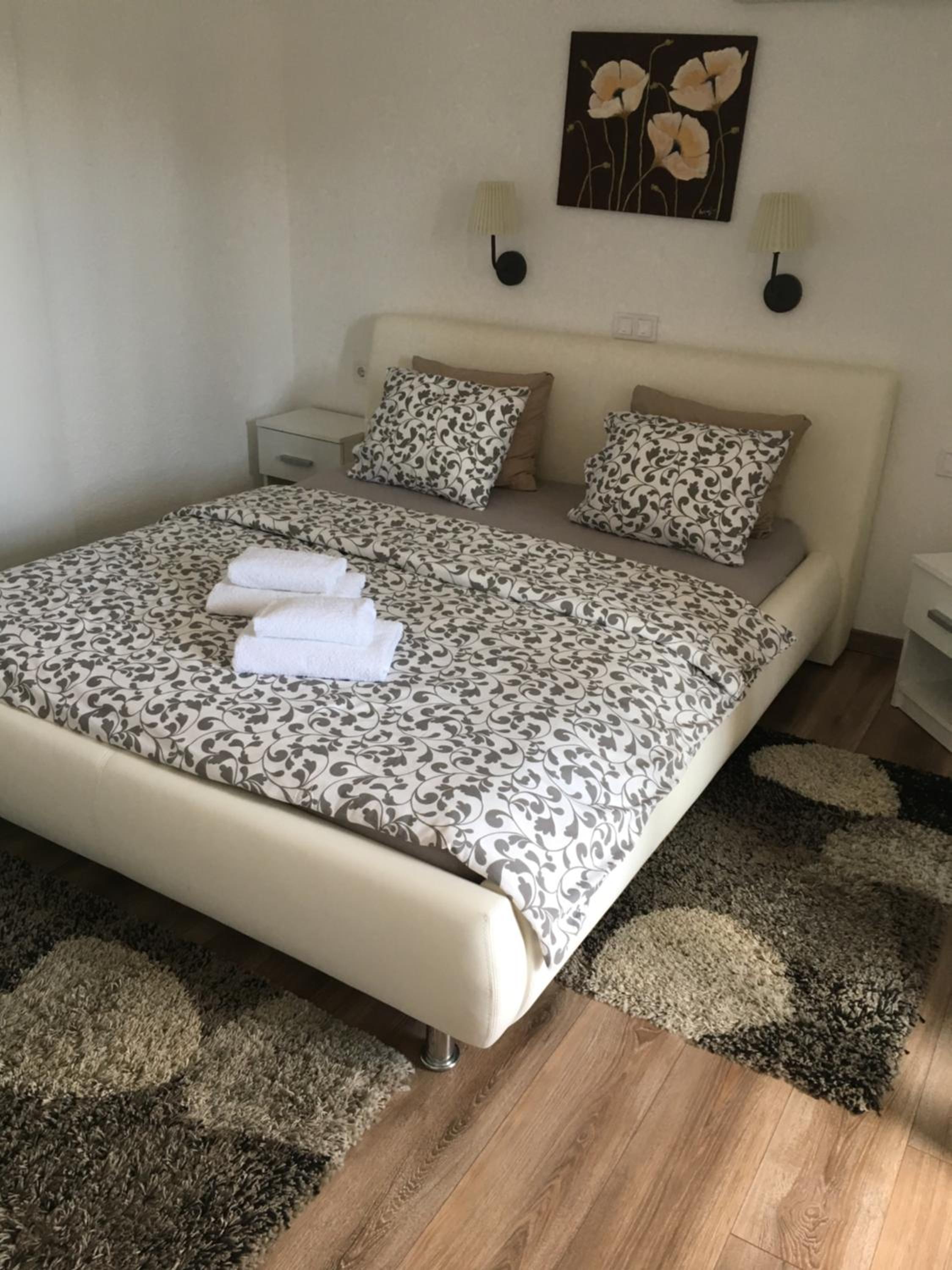 Double Room - Photo 21