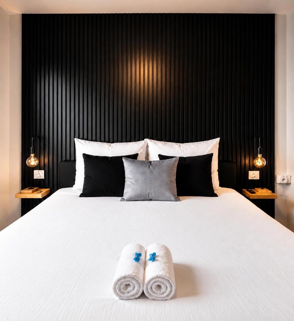 Deluxe Double Room with Shower