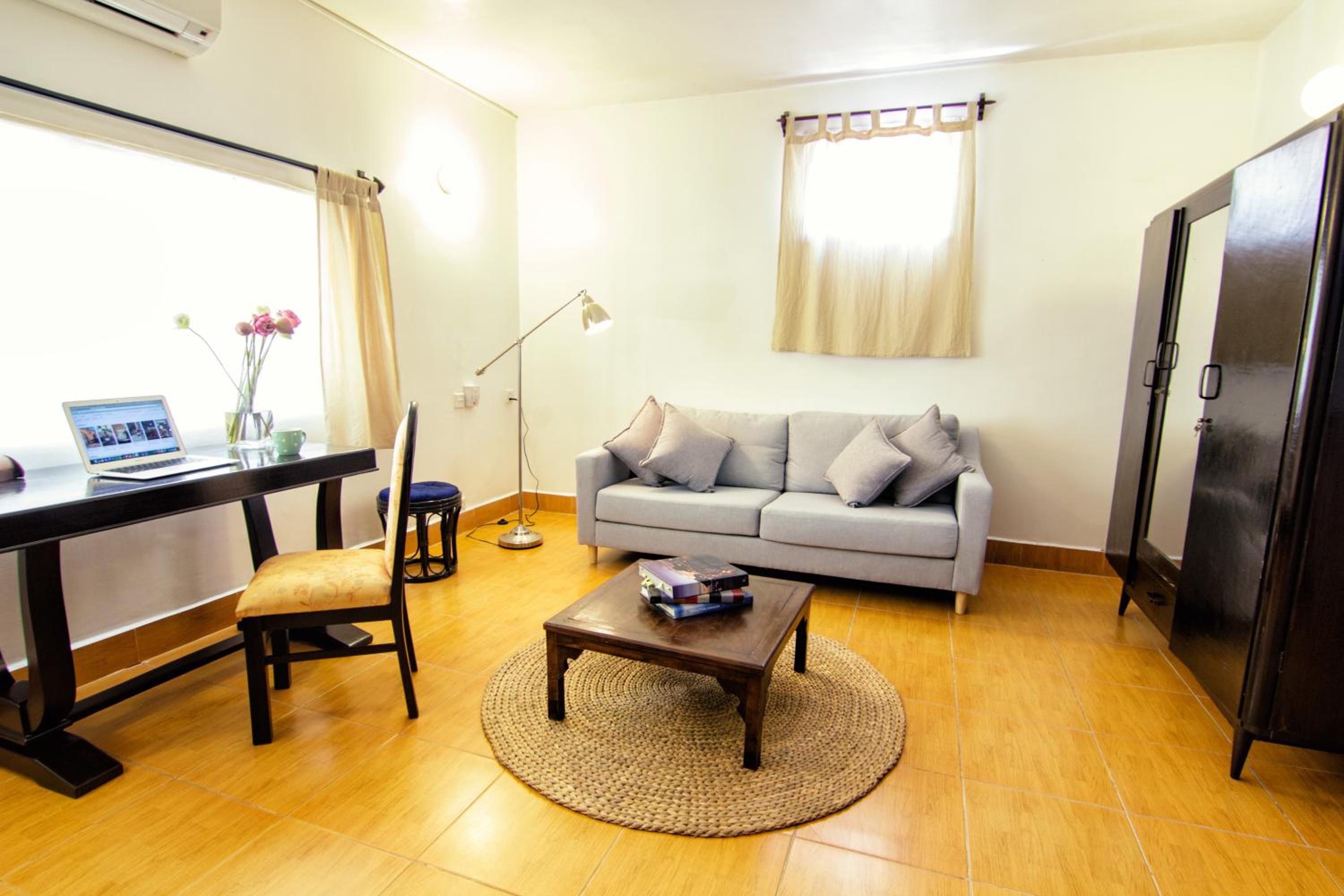 One-Bedroom Apartment photo 1