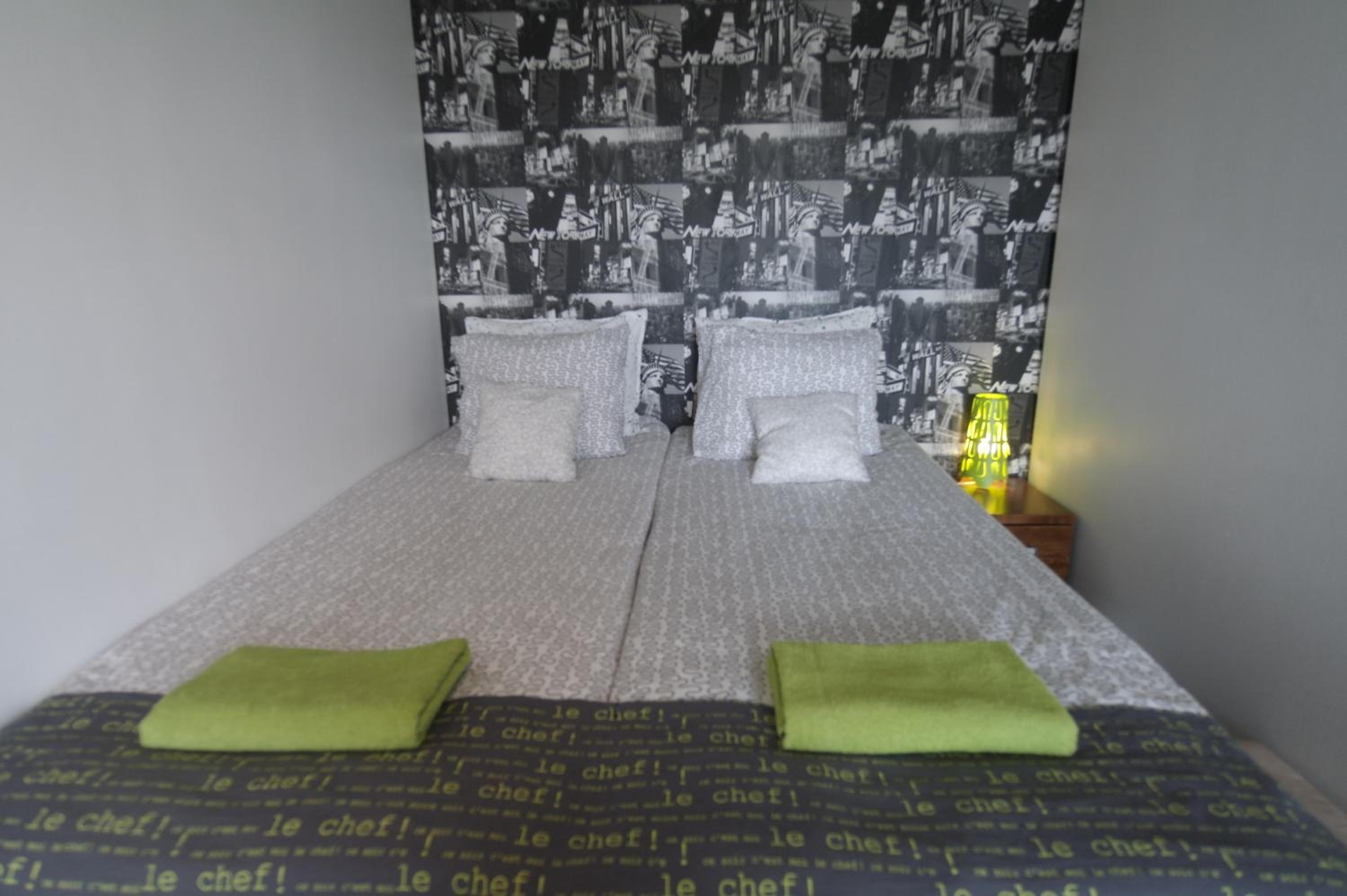 Studio Apartment - Photo 15
