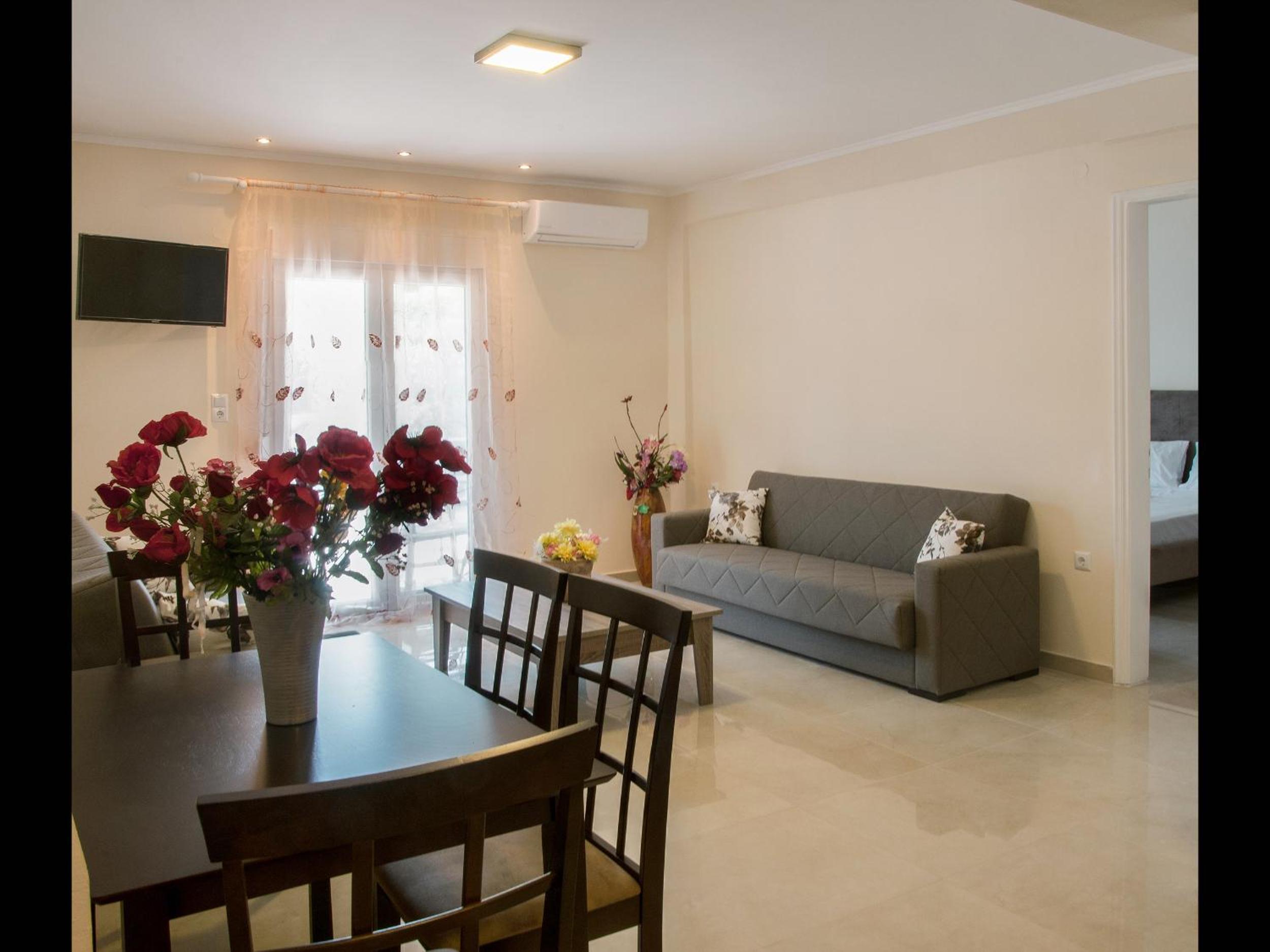 Apartment photo 2