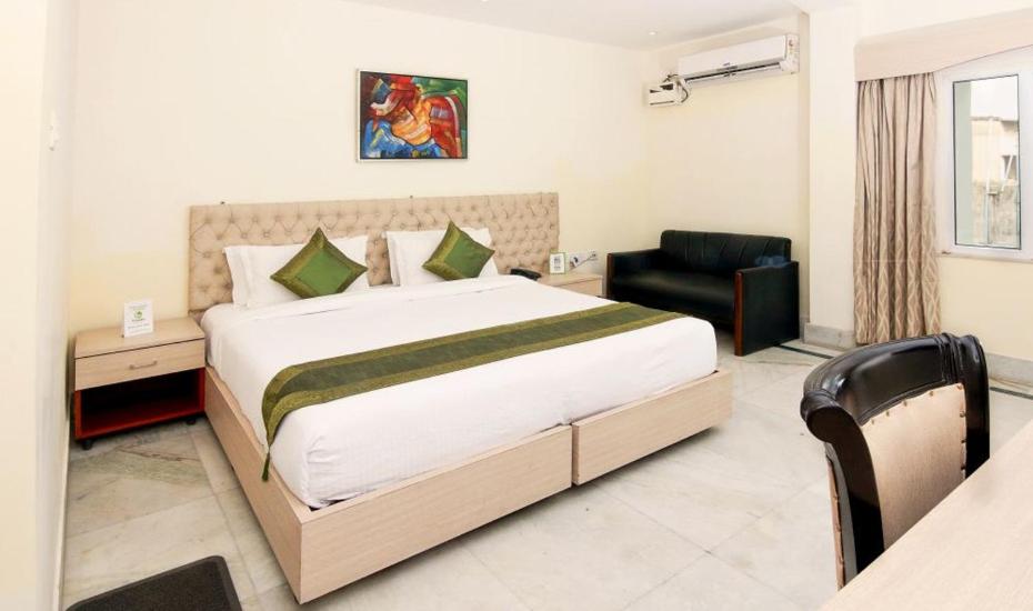Deluxe Double Room - Photo 11