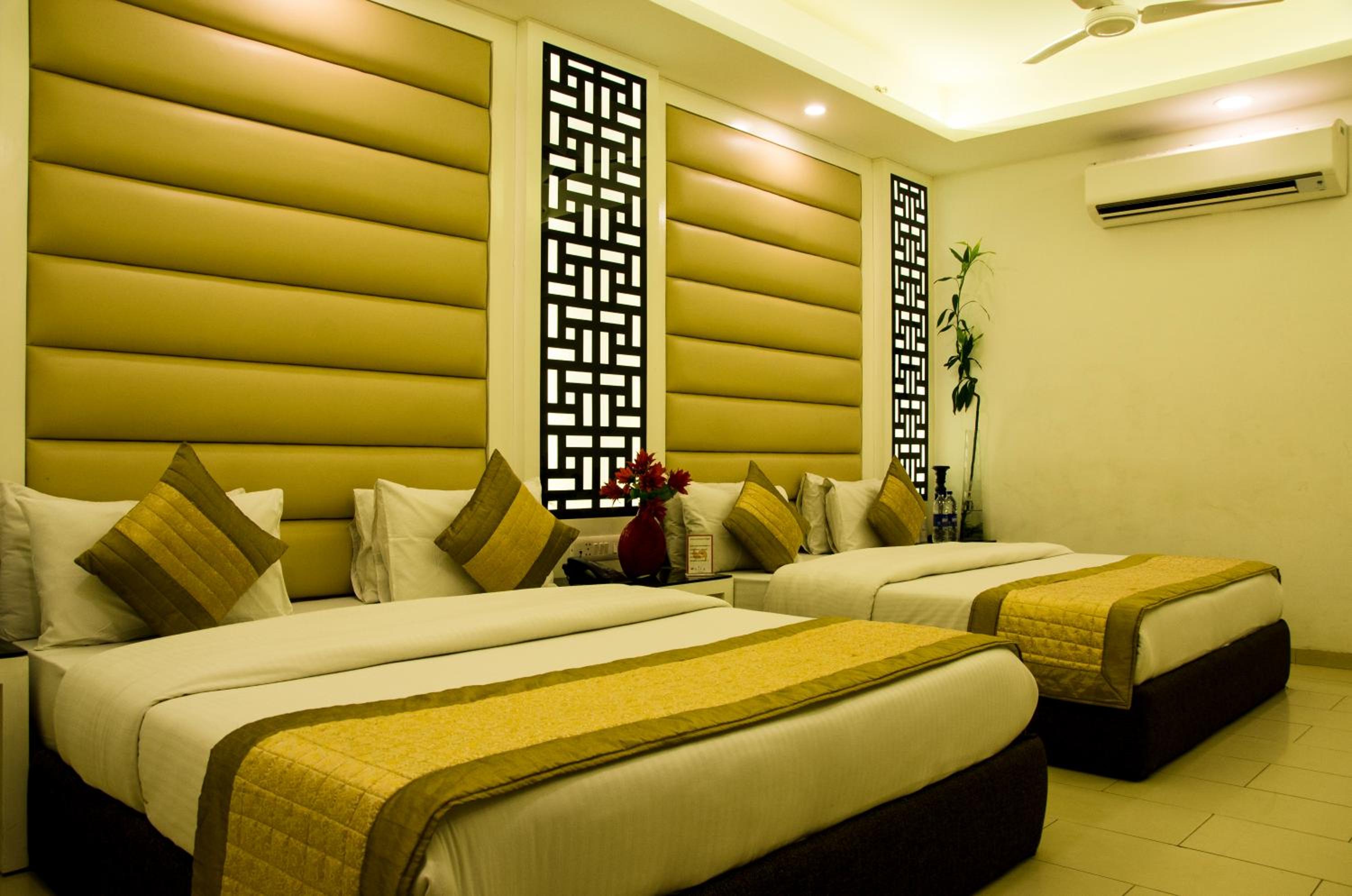 Deluxe Family Room - Photo 1