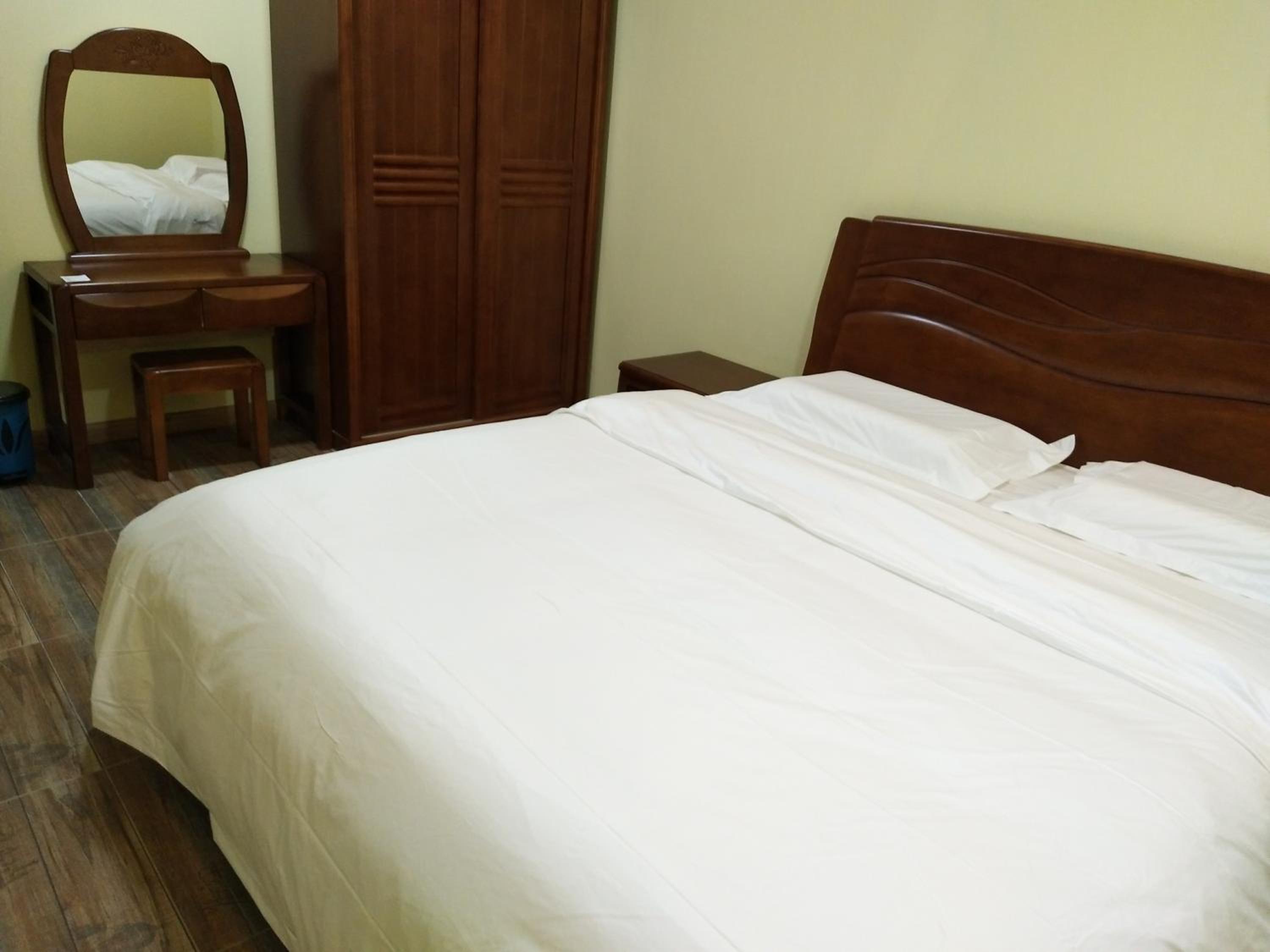 Deluxe Double Room (2 Adults + 1 Child) photo 3