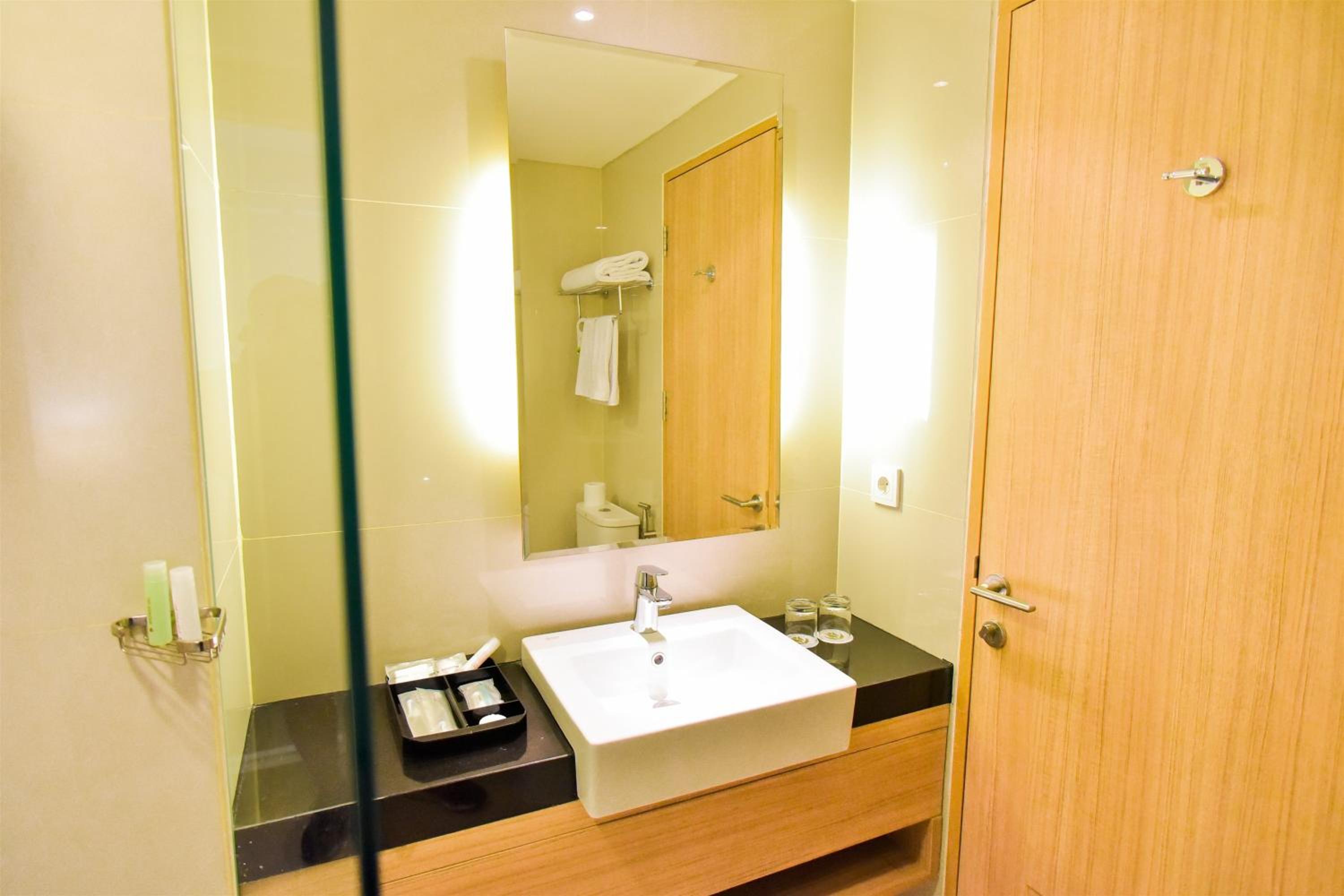 Deluxe Queen Room photo 3
