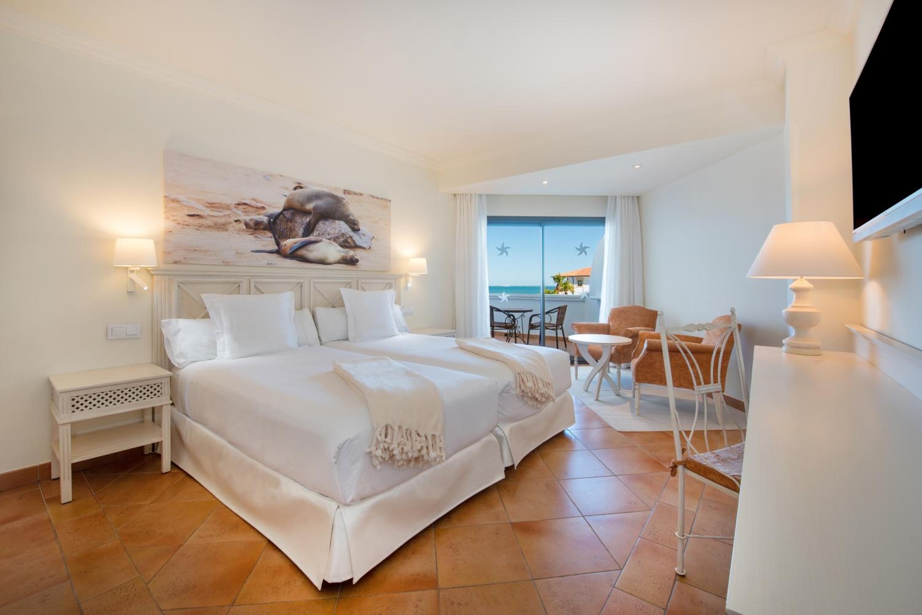Twin Room with Sea View - Photo 1