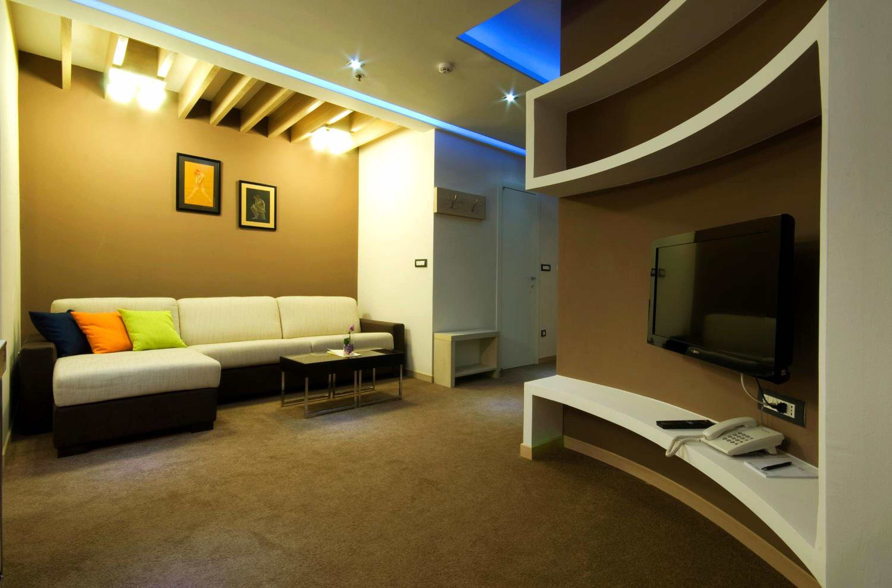 Family Apartment photo 2