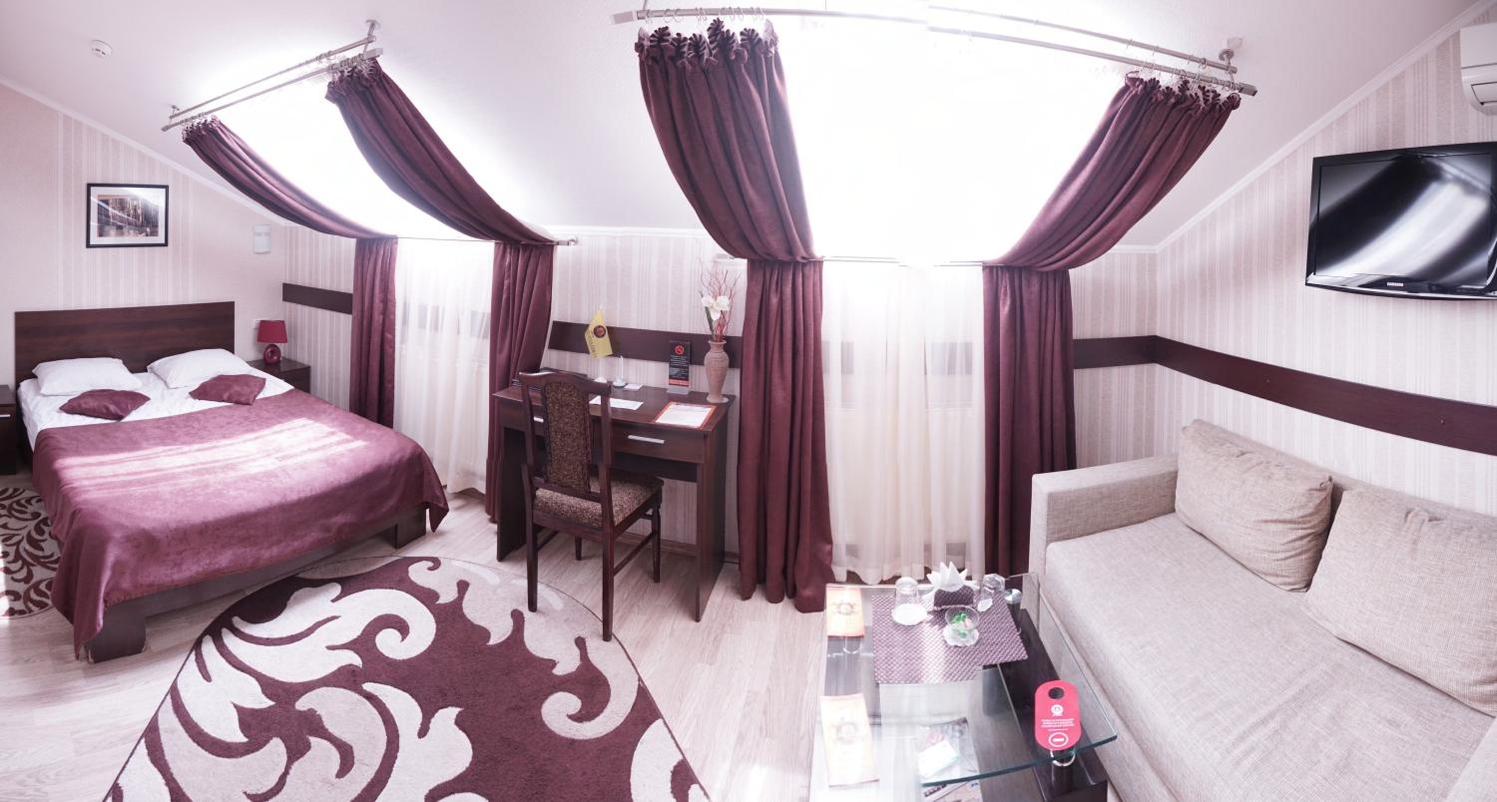 Superior Double Room with Sofa