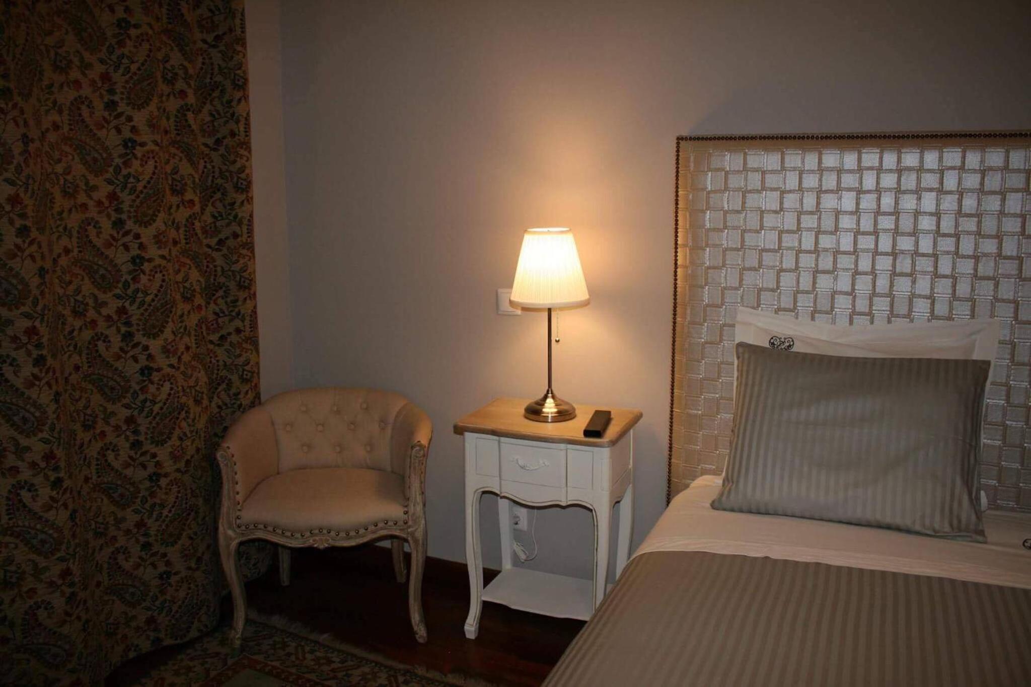 Double Room with Shared Bathroom photo 3