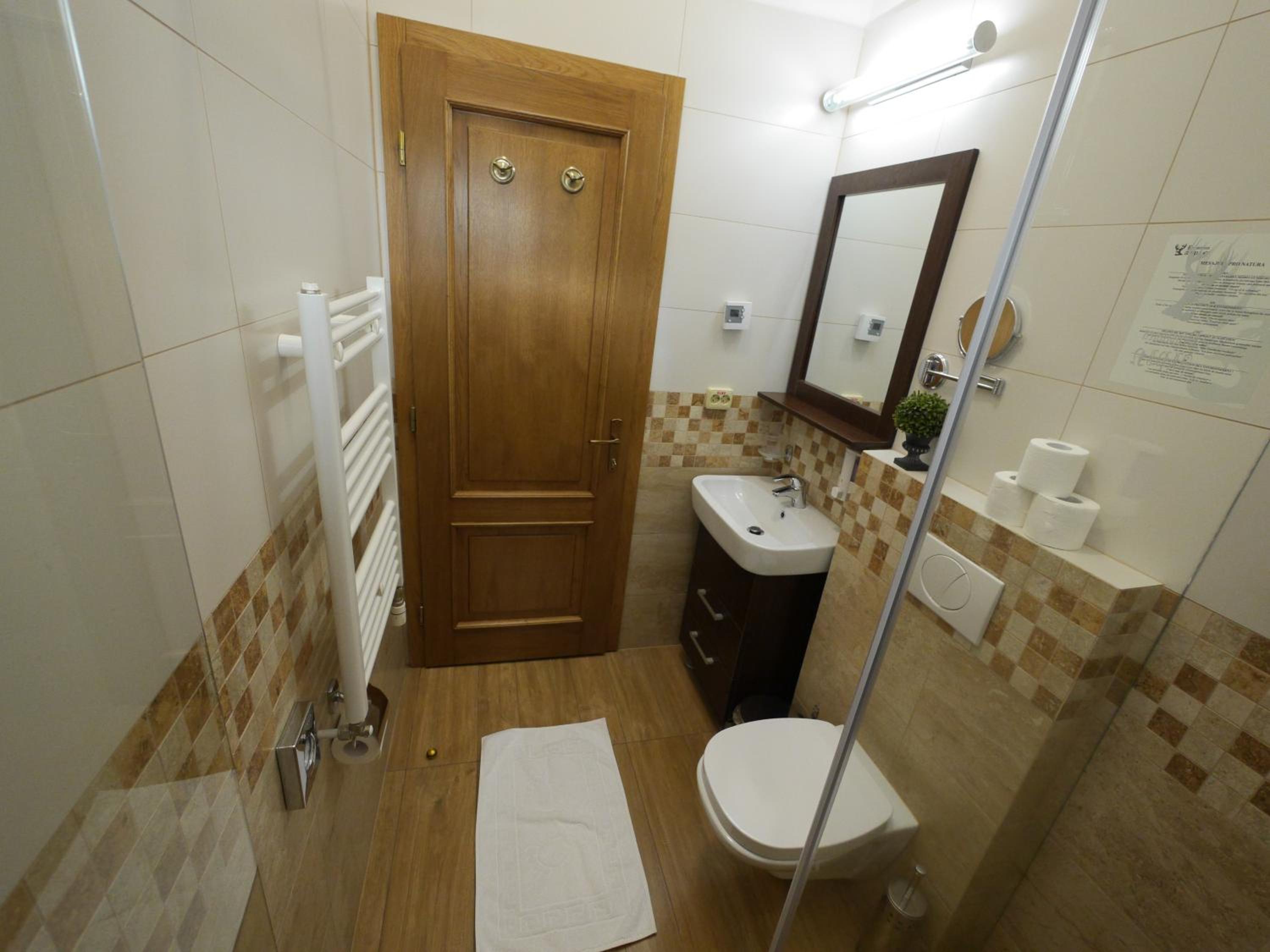 Double or Twin Room with View - Photo 8