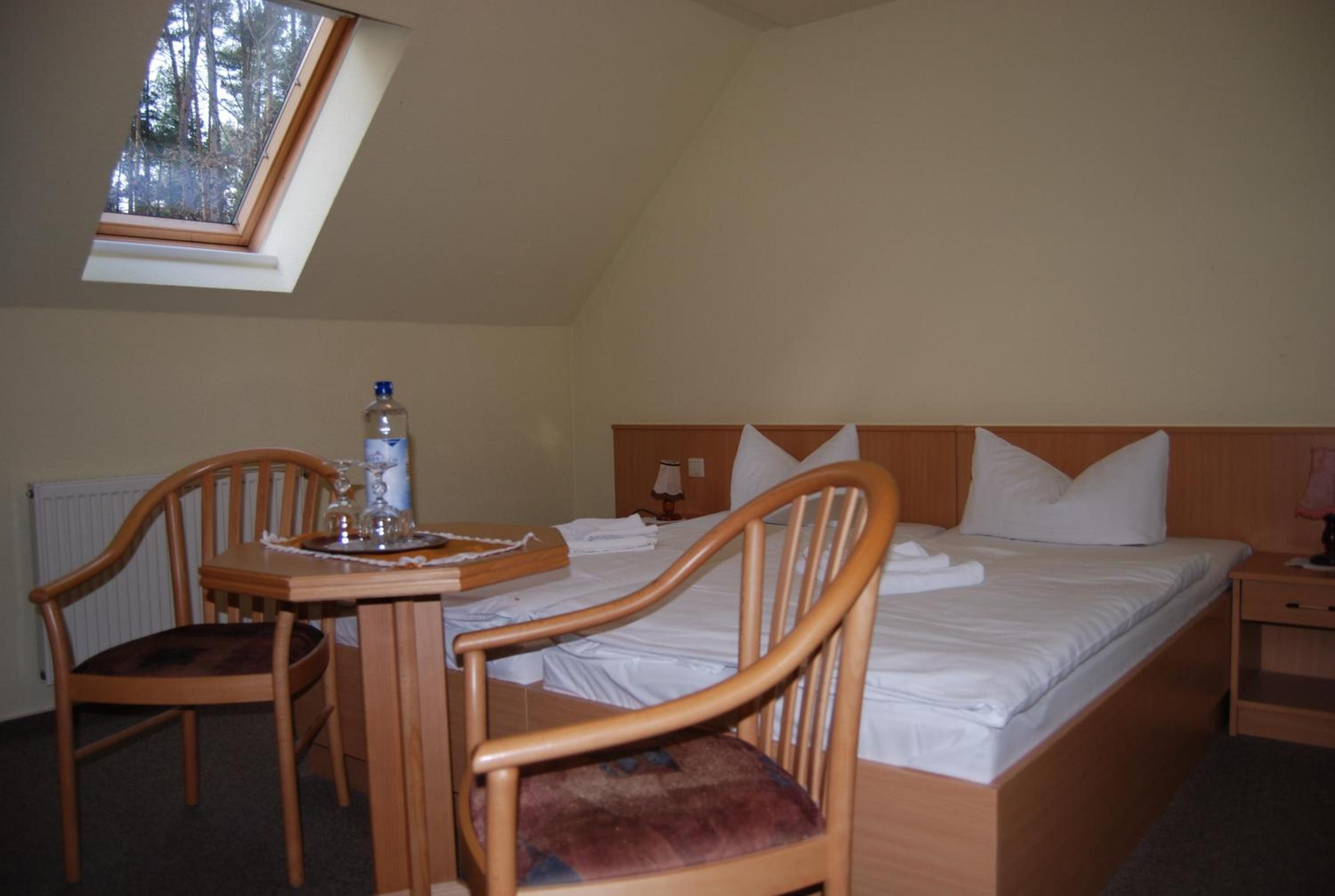 Double Room - Photo 8