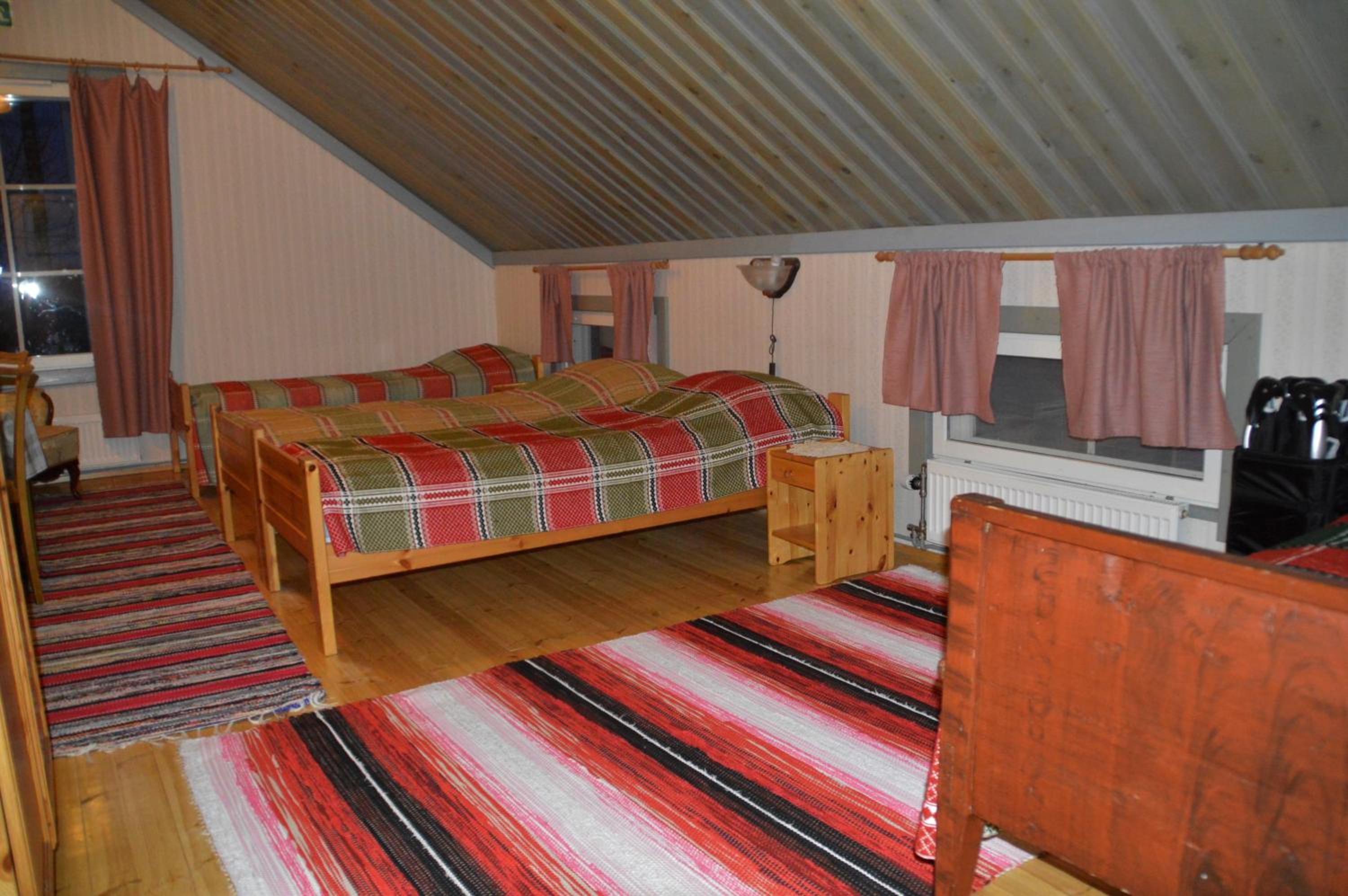 Basic Triple Room with Shared Bathroom photo 1