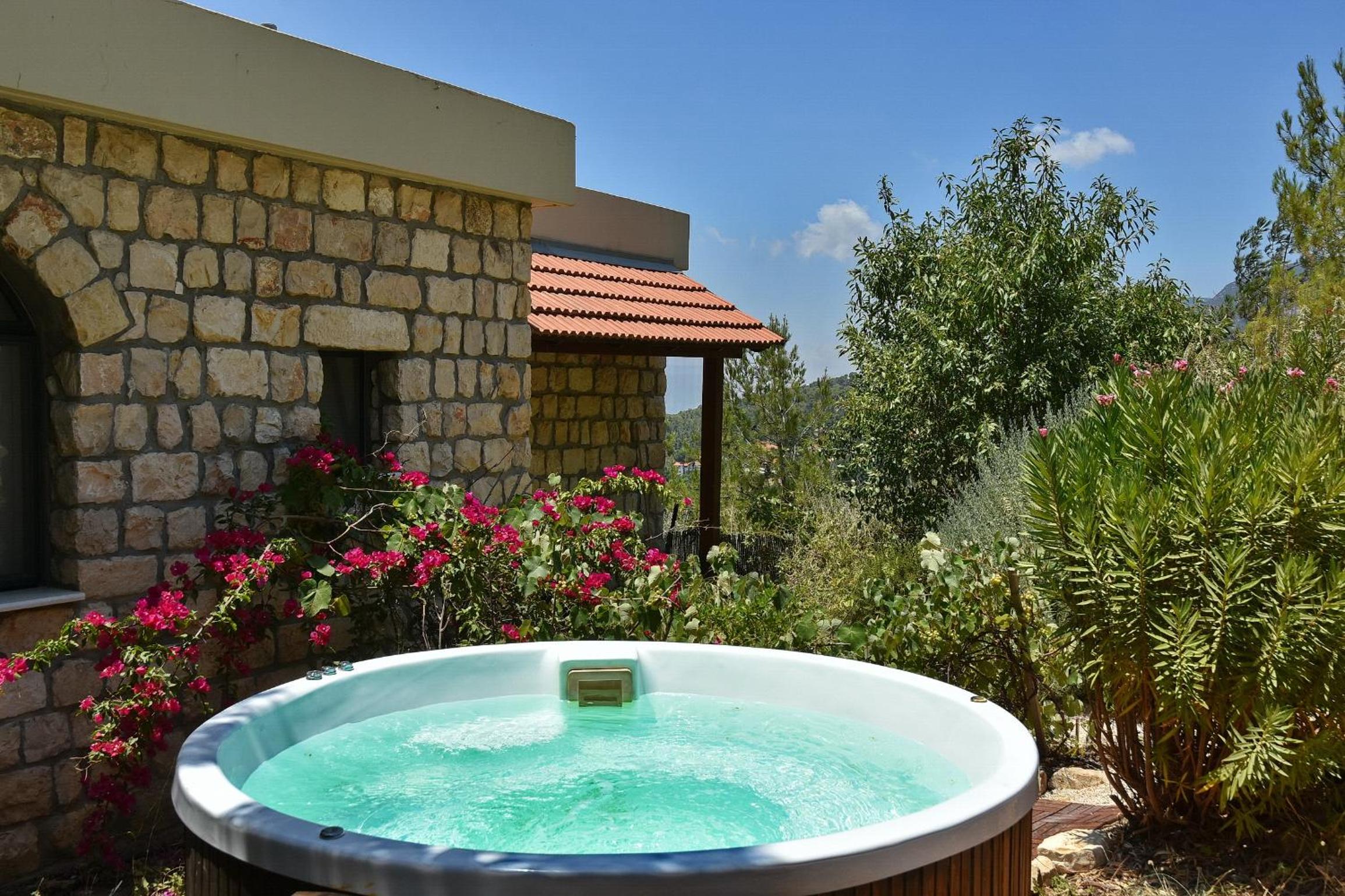 One-Bedroom Villa - Photo 11