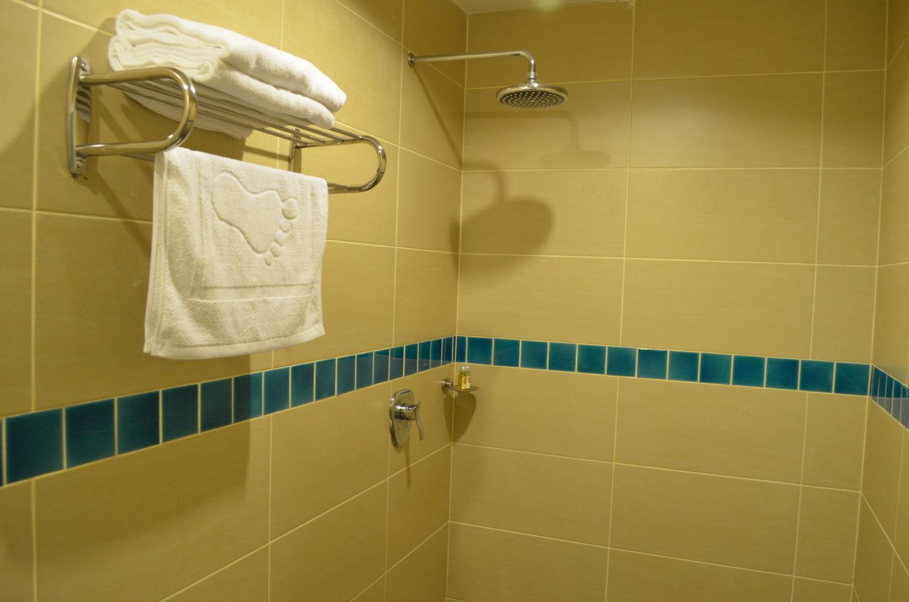 Superior Double Room without Window - Photo 7