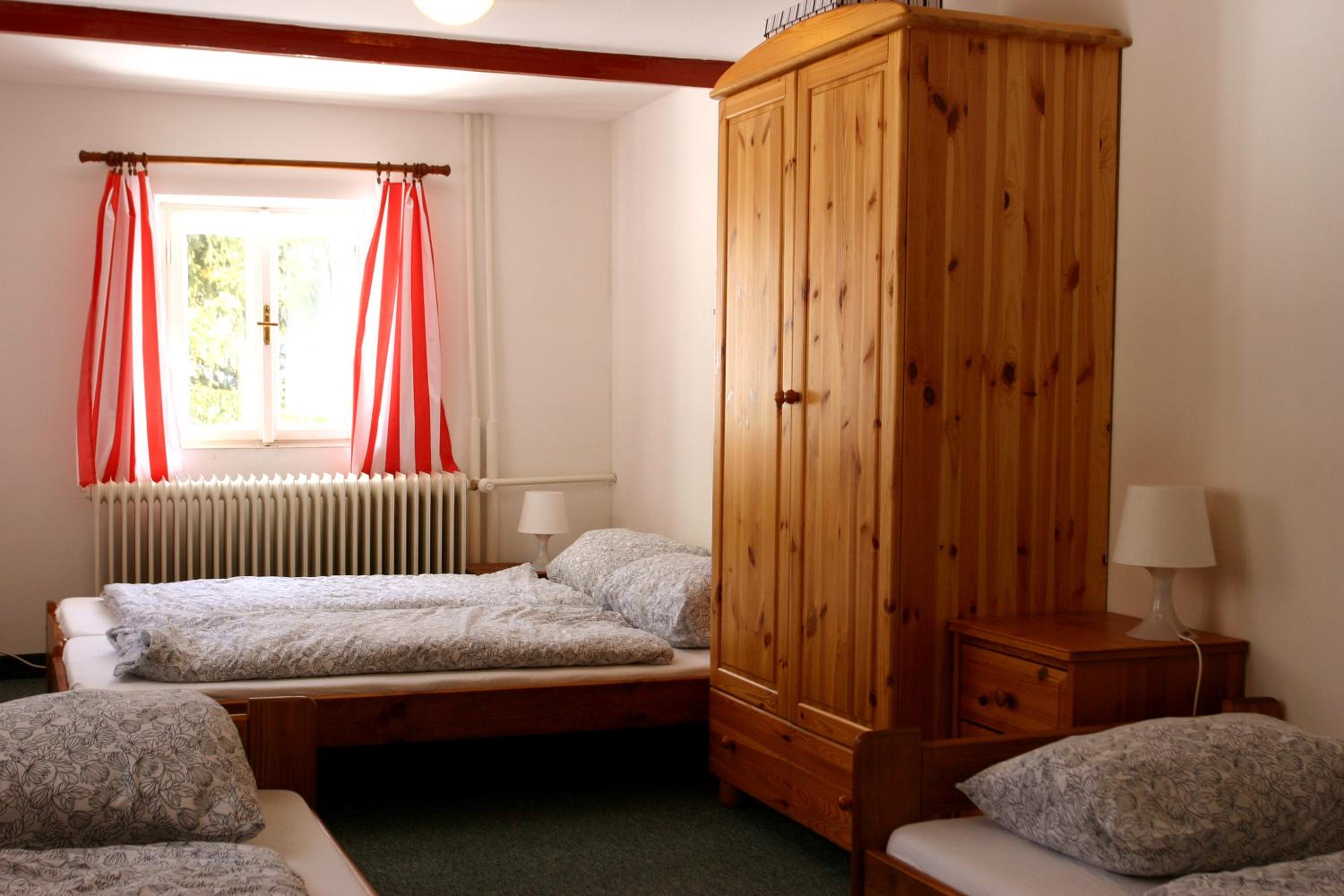 Quadruple Room with Bathroom photo 2