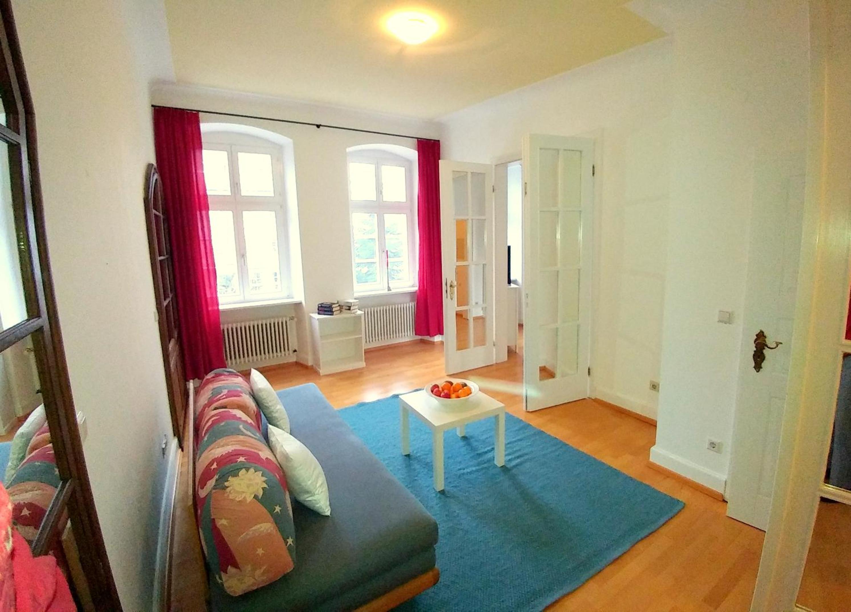 One-Bedroom Apartment photo 2