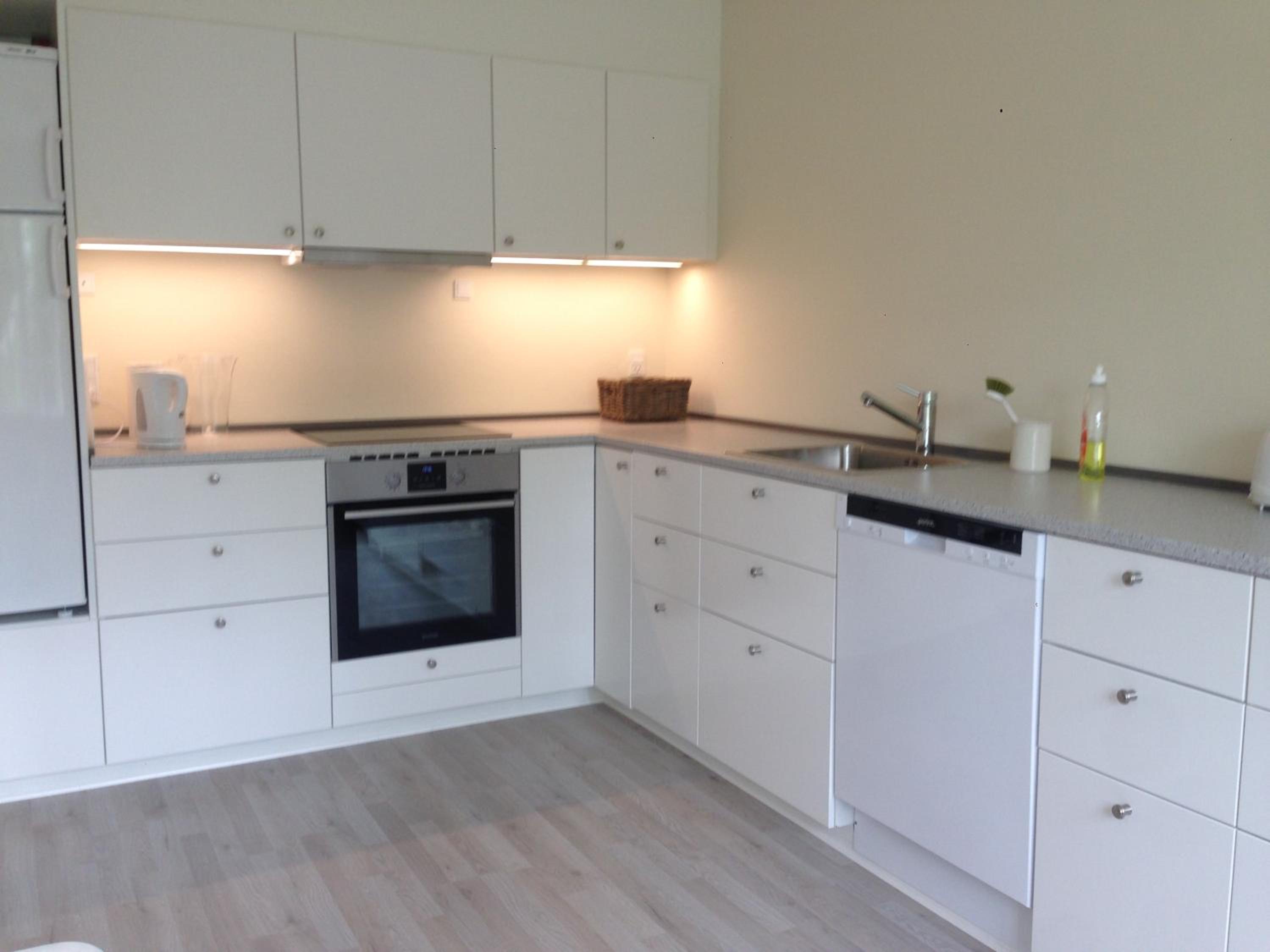 Three-Bedroom Apartment - Photo 6