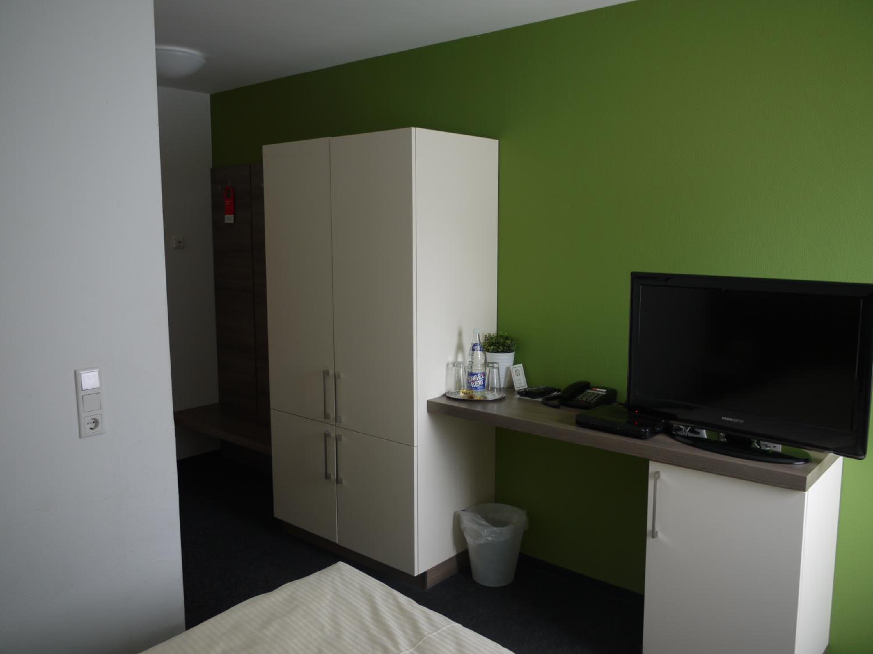 Standard Double Room - Photo 6