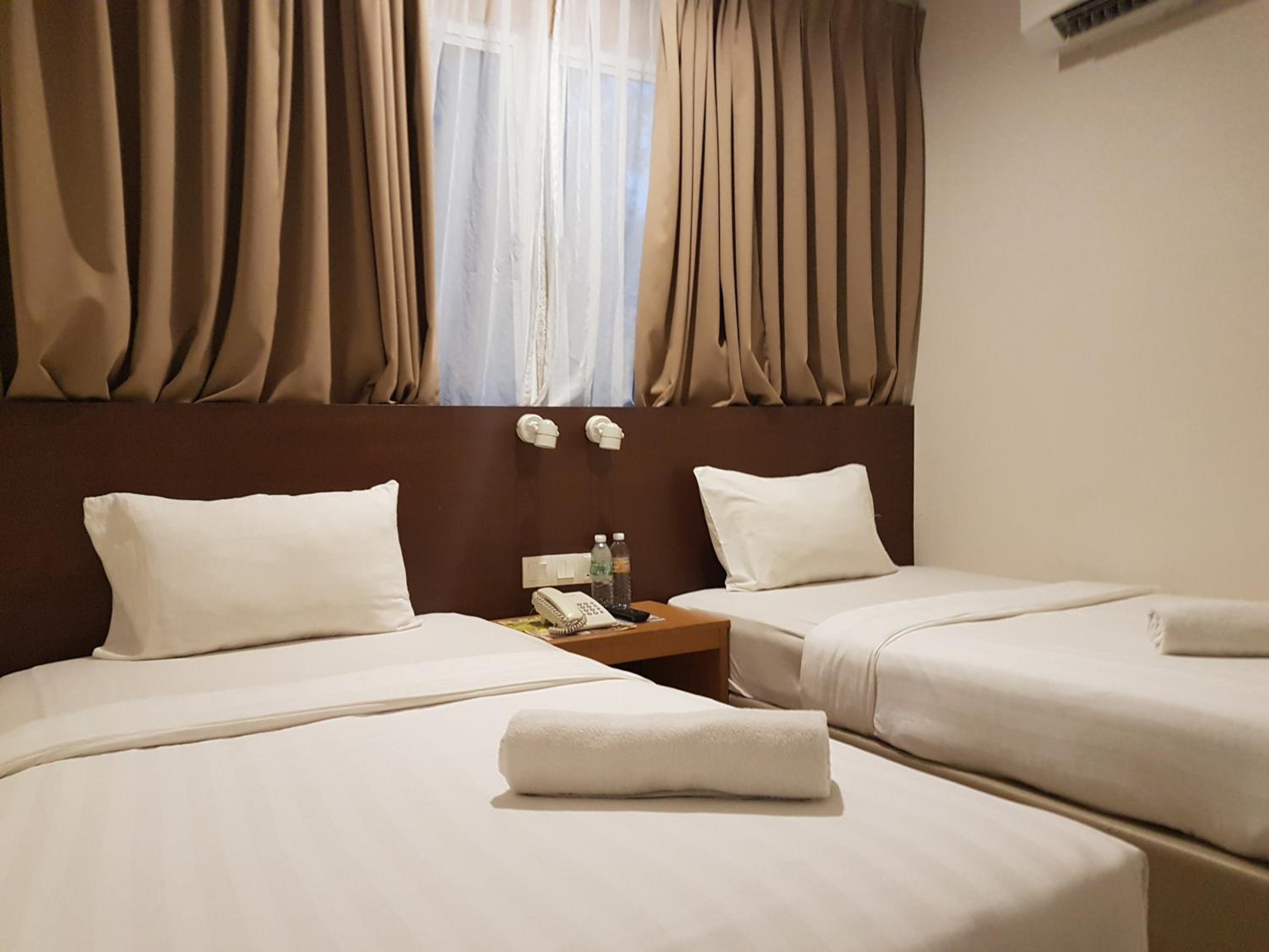 Deluxe Twin Room - Photo 2