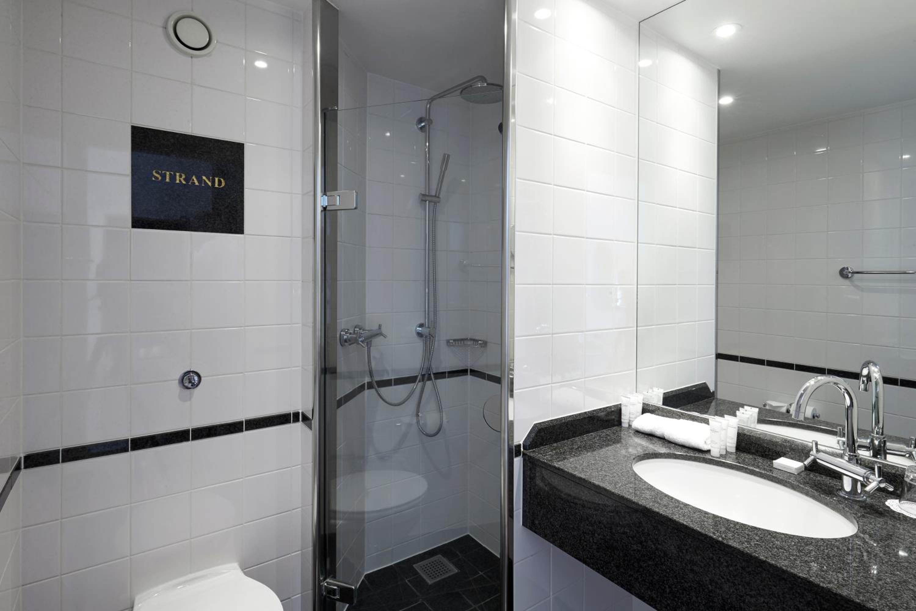 Standard Double Room - Photo 3