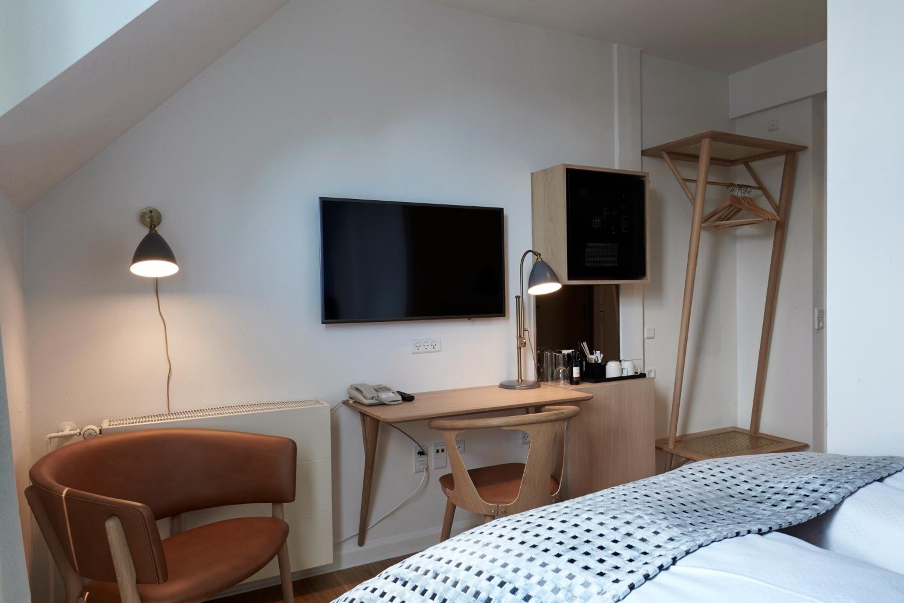 Compact Double Room - Photo 8