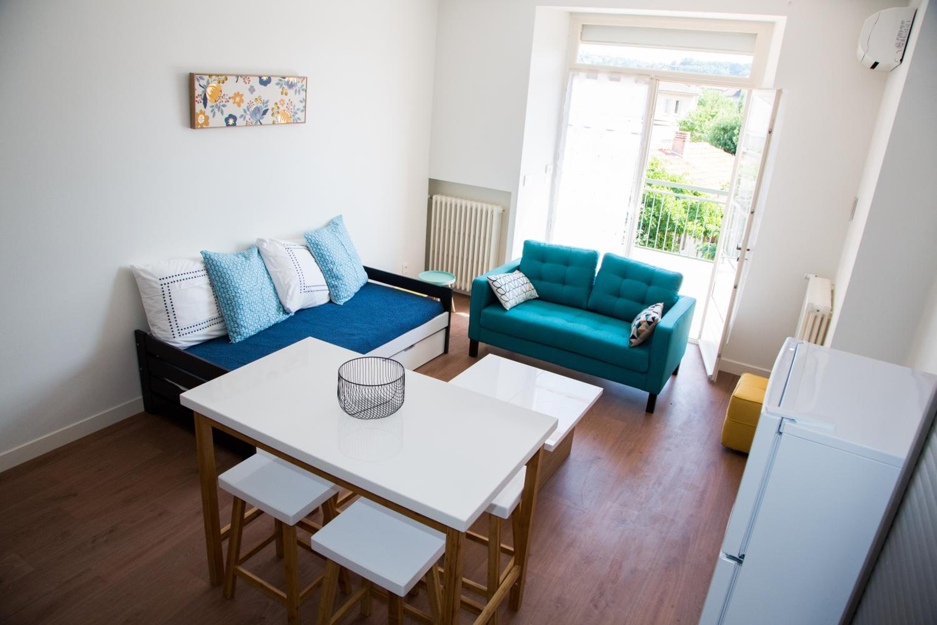 One-Bedroom Apartment photo 2