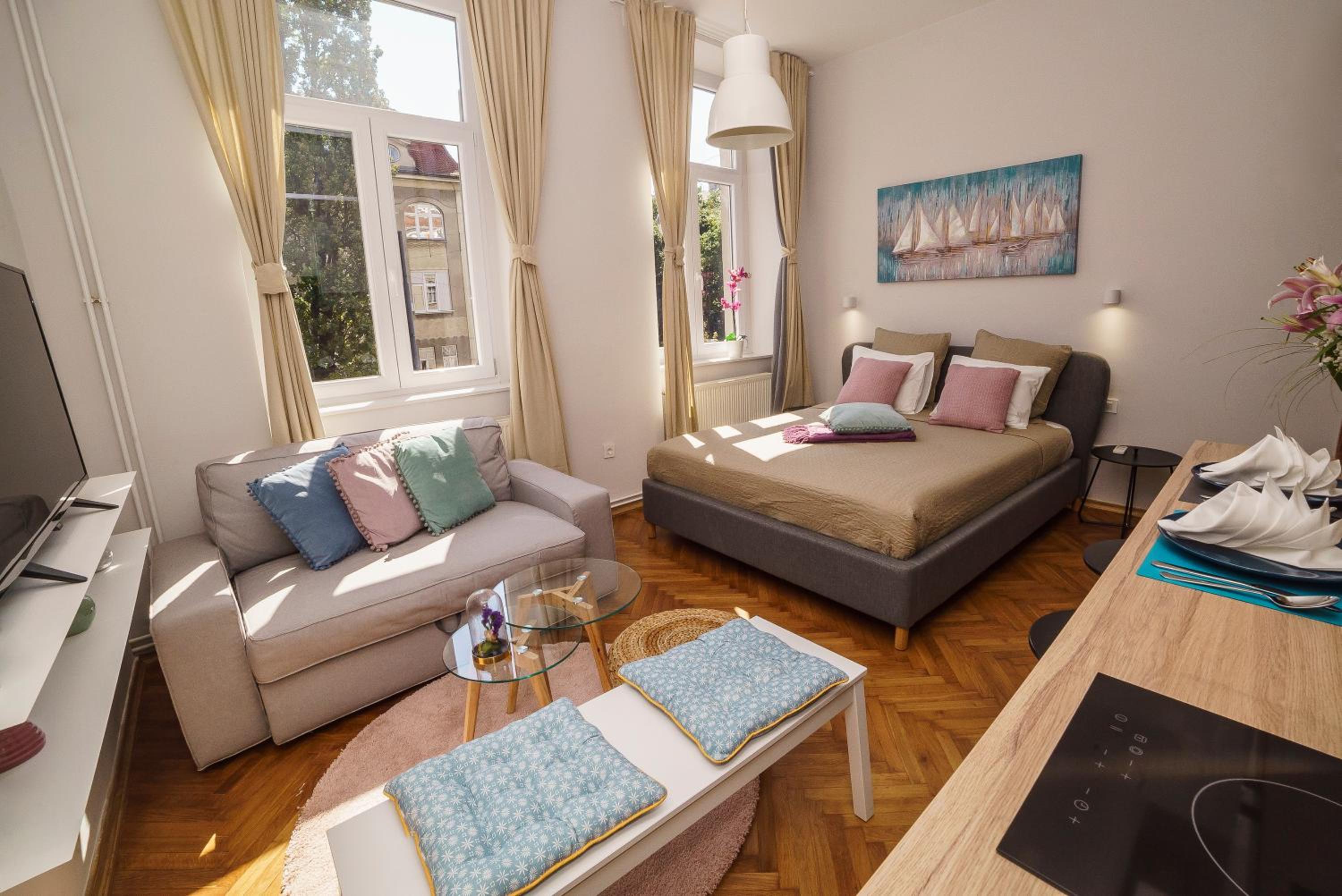 Deluxe Apartment